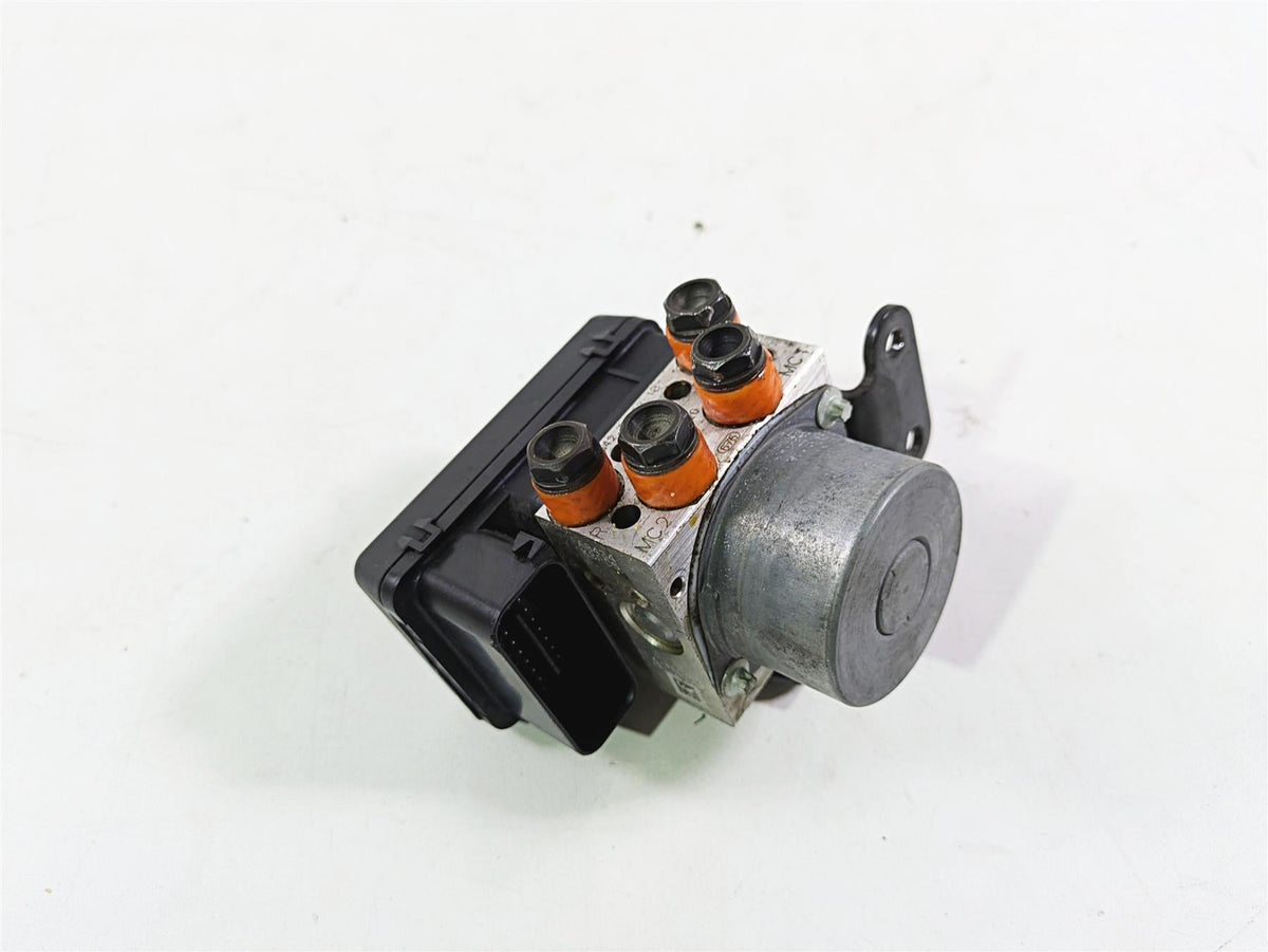 2013 Ducati Hyperstrada 821 Abs Brake Pump Module Unit 54240401A {{ shop.shopifyCountryName }} - Mototech271