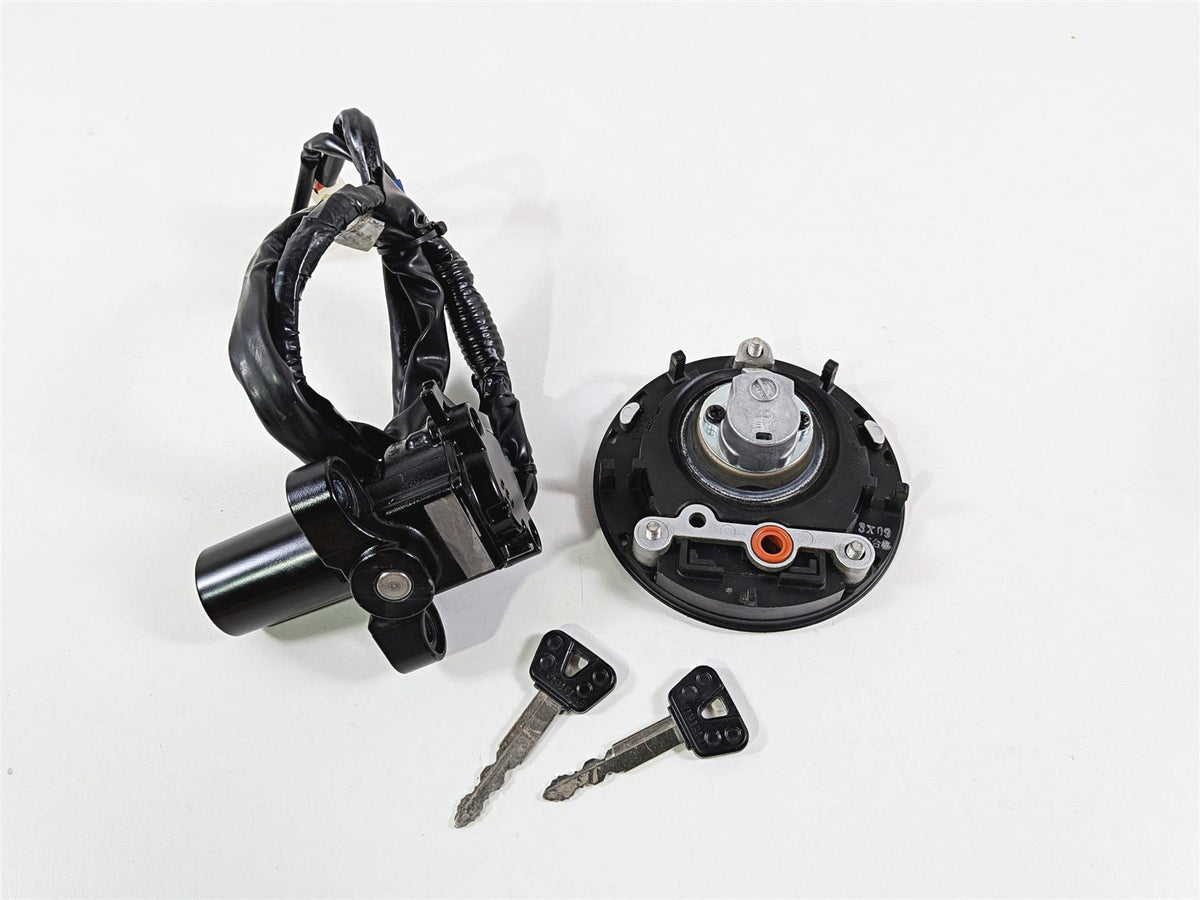 2024 Yamaha YZF R1 RN65 Ignition Switch Key Lock Set B3L-82501-11-00 {{ shop.shopifyCountryName }} - Mototech271