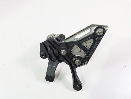 2020 Kawasaki Z900 ZR900 Left Front Foot Peg & Mount 35063-1399-18R {{ shop.shopifyCountryName }} - Mototech271