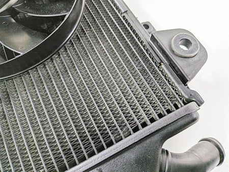 2022 Triumph Tiger 900 GT Pro Left Coolant Radiator And Fan T2104610 {{ shop.shopifyCountryName }} - Mototech271