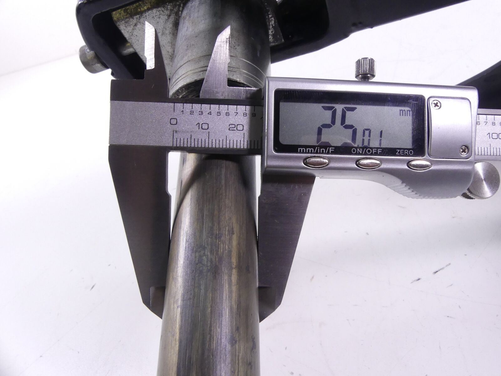 2013 Harley FXDB Dyna Street Bob Rear Swingarm with 1" Axle 47820-10 {{ shop.shopifyCountryName }} - Mototech271