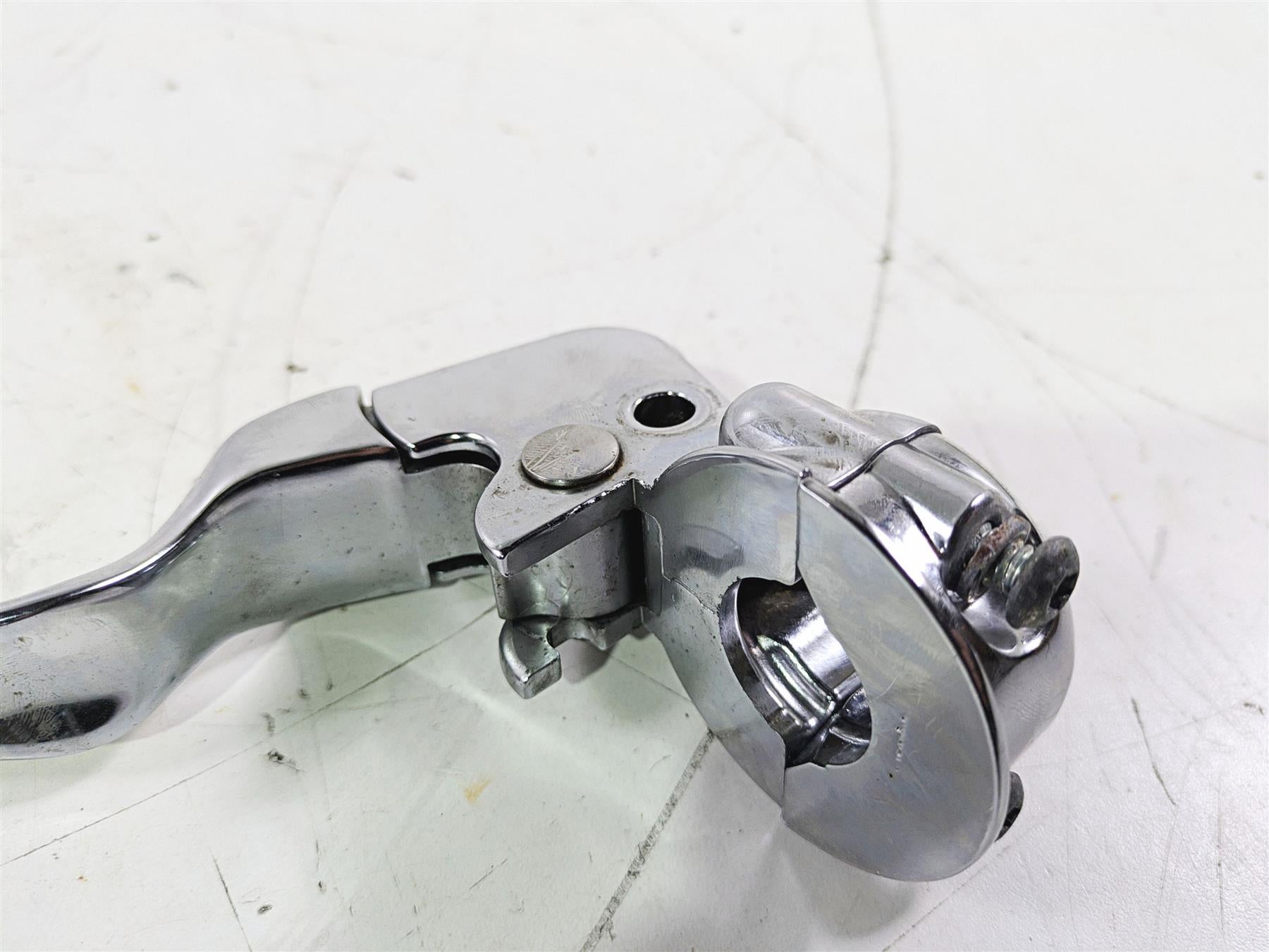2007 Harley FXDWG Dyna Wide Glide Chrome Clutch Perch & Lever 38608-96 {{ shop.shopifyCountryName }} - Mototech271