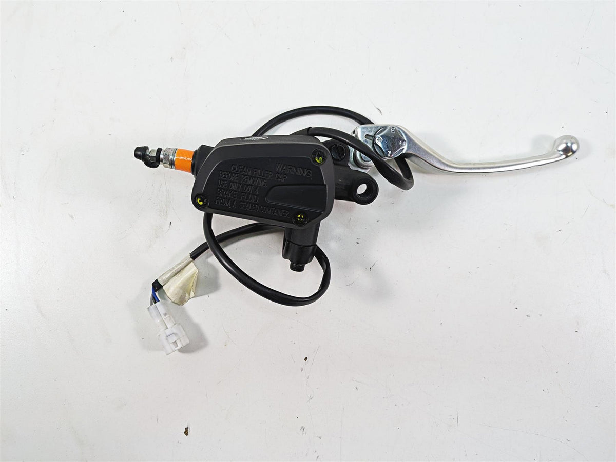 2020 Moto Guzzi V85 TT Adventure Front Brake Master Cylinder + Lever 2B006111 {{ shop.shopifyCountryName }} - Mototech271