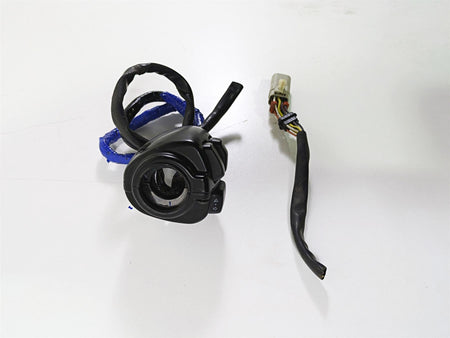 2009 Harley FLSTSB Cross Bones Left Hand Control Switch - Read 71682-06A {{ shop.shopifyCountryName }} - Mototech271