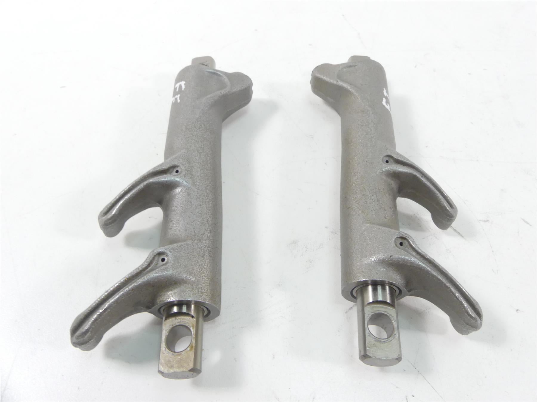 2018 Harley FLHC Softail Heritage Front Cylinderhead Rocker Arms M8 17300053 {{ shop.shopifyCountryName }} - Mototech271