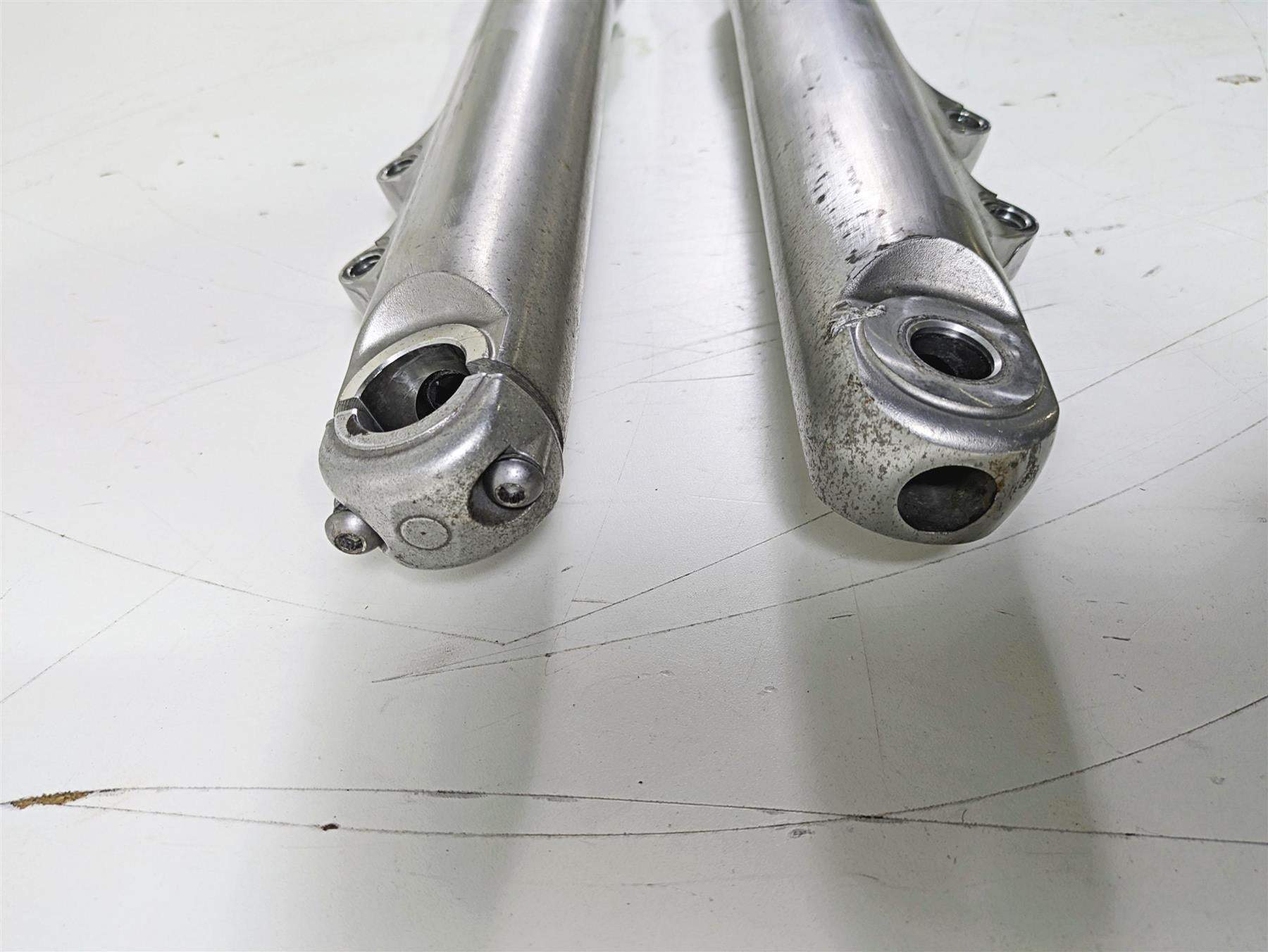 2015 Harley FXDL Dyna Low Rider Front Fork Leg Set 49mm Showa 45400052 45400051 {{ shop.shopifyCountryName }} - Mototech271