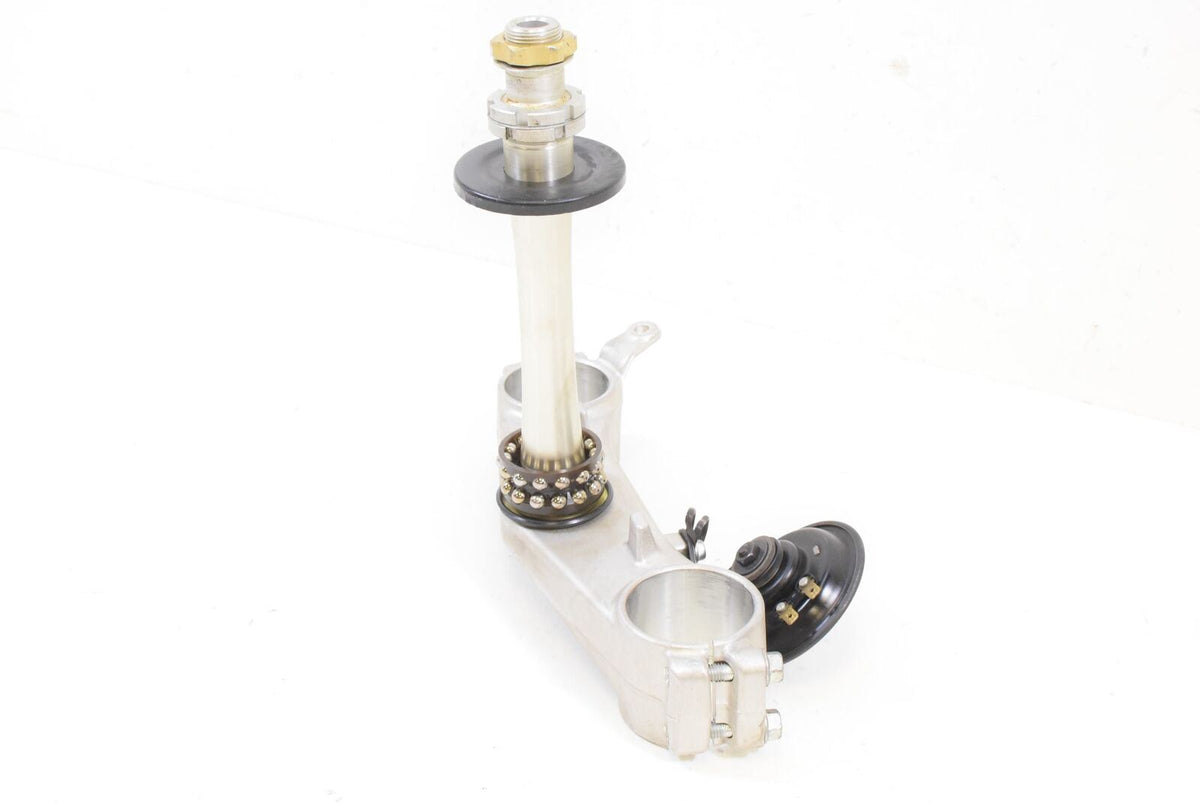 2015 Suzuki GSXR1300R Hayabusa Lower Triple Tree Steering Clamp 51410-24F50 {{ shop.shopifyCountryName }} - Mototech271