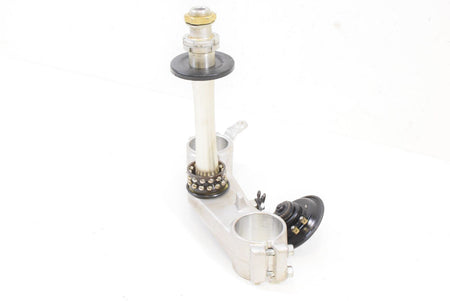 2015 Suzuki GSXR1300R Hayabusa Lower Triple Tree Steering Clamp 51410-24F50 {{ shop.shopifyCountryName }} - Mototech271
