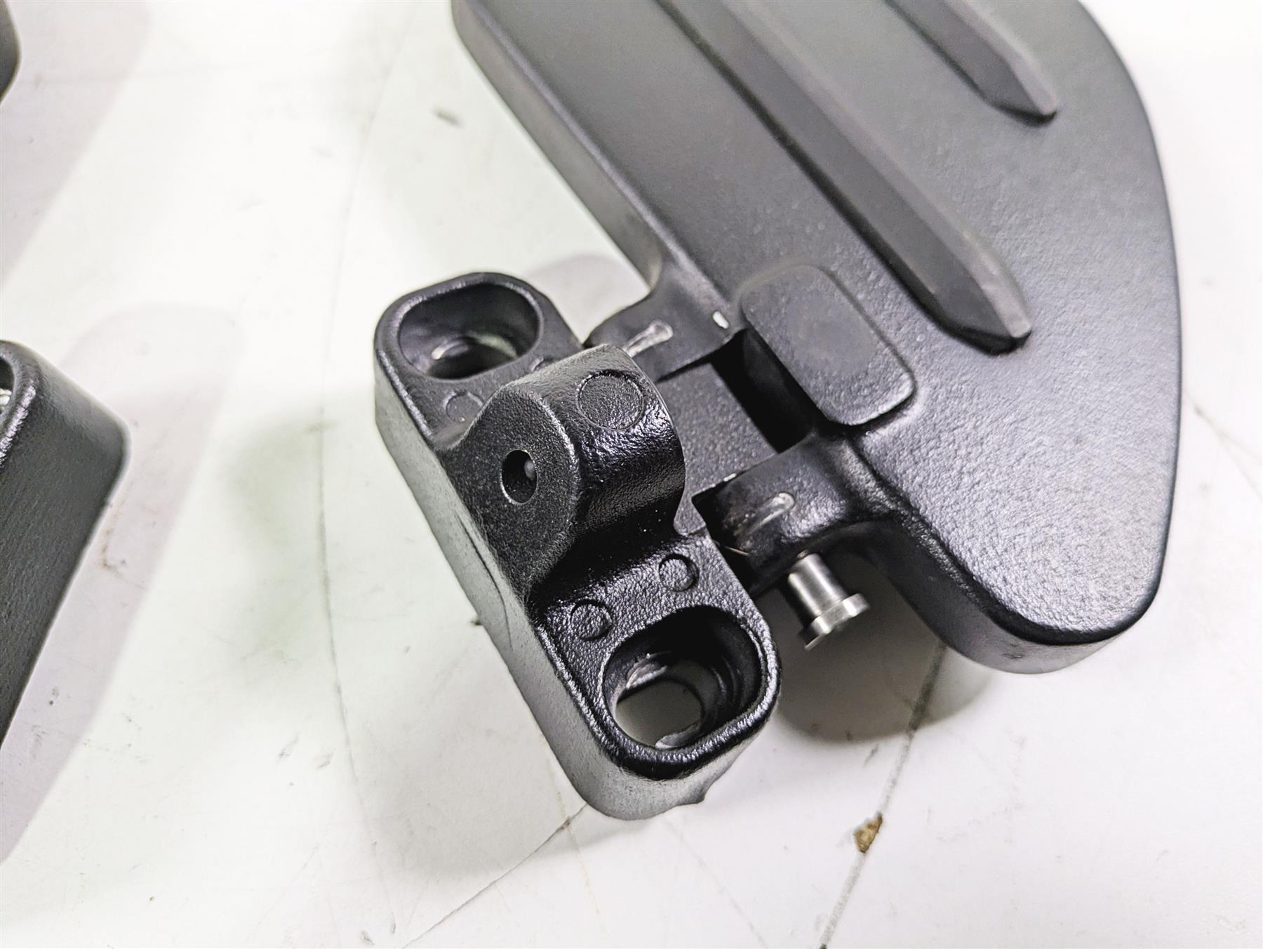 2012 Victory Cross Country Rear Passenger Floorboard Set 5137789 {{ shop.shopifyCountryName }} - Mototech271