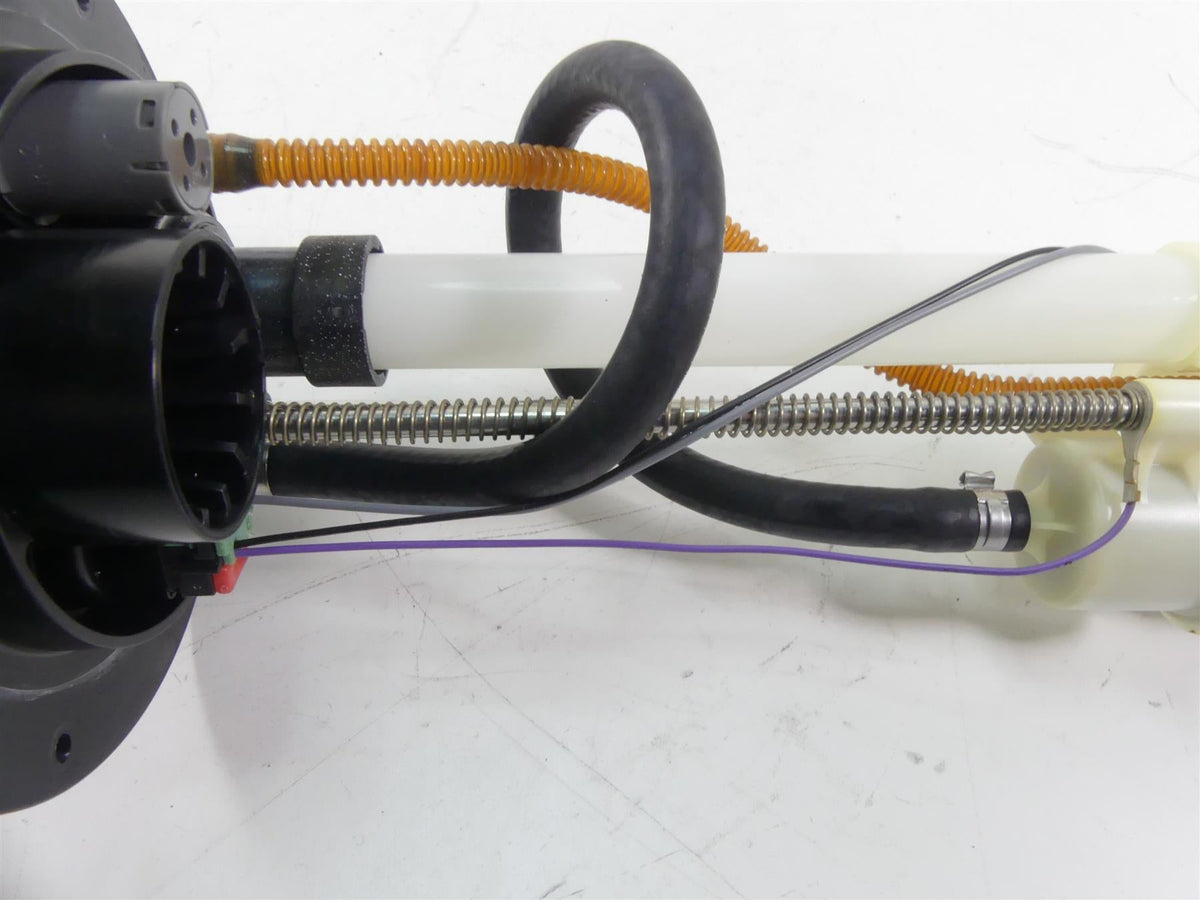 2013 Harley VRSCF Muscle V-Rod Fuel Gas Petrol Pump - Tested 75123-09 75210-09 {{ shop.shopifyCountryName }} - Mototech271