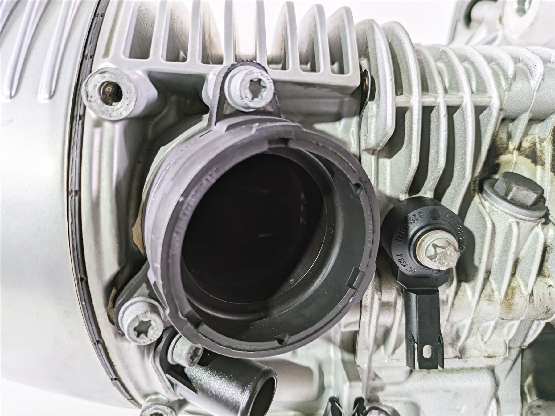 2012 BMW R1200R K27 Engine Motor 58k - Read 11008528685 {{ shop.shopifyCountryName }} - Mototech271
