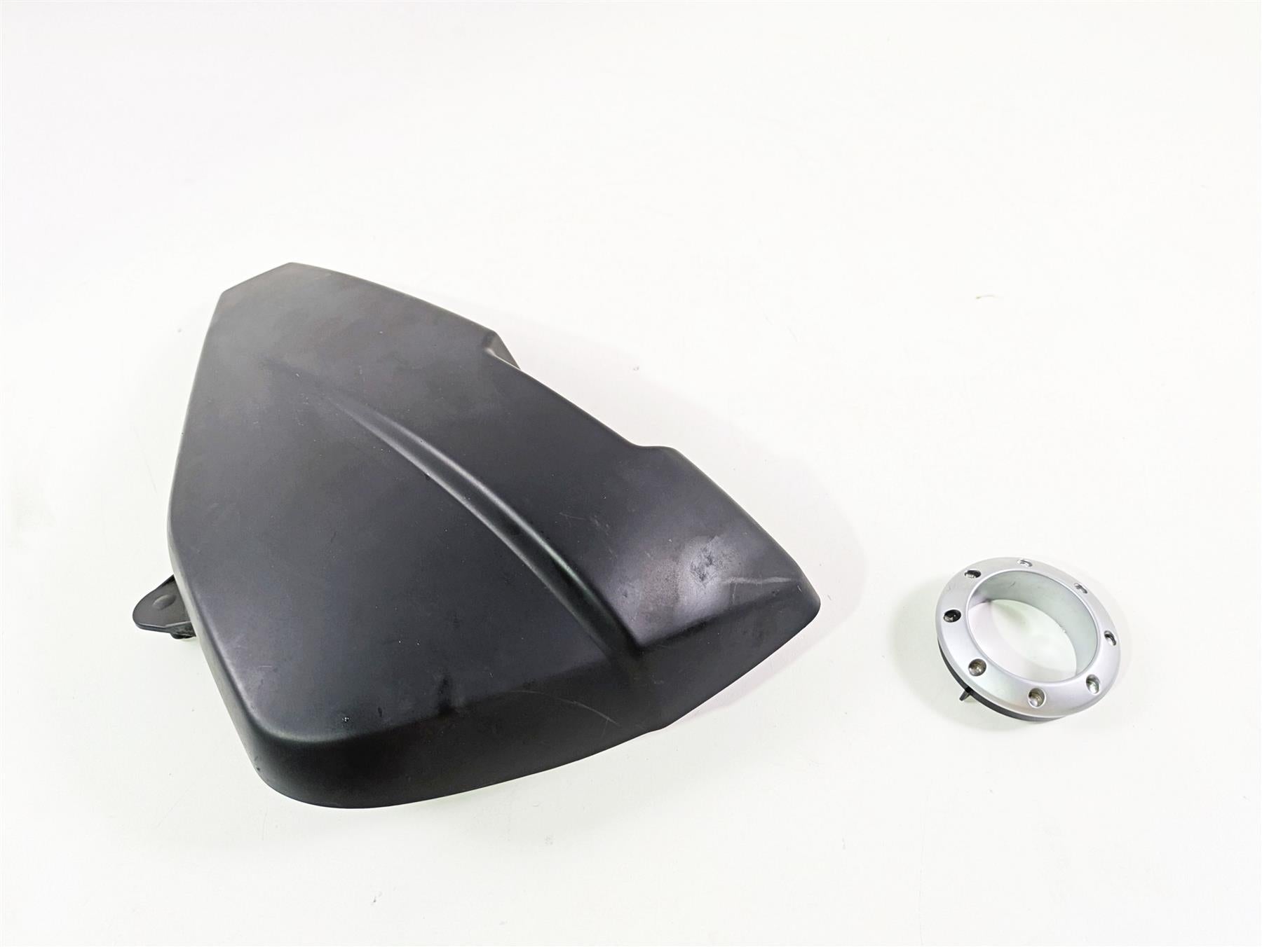 2009 Harley XR1200 Sportster Oil Tank Reservoir Cover Fairing Set 66269-08 {{ shop.shopifyCountryName }} - Mototech271