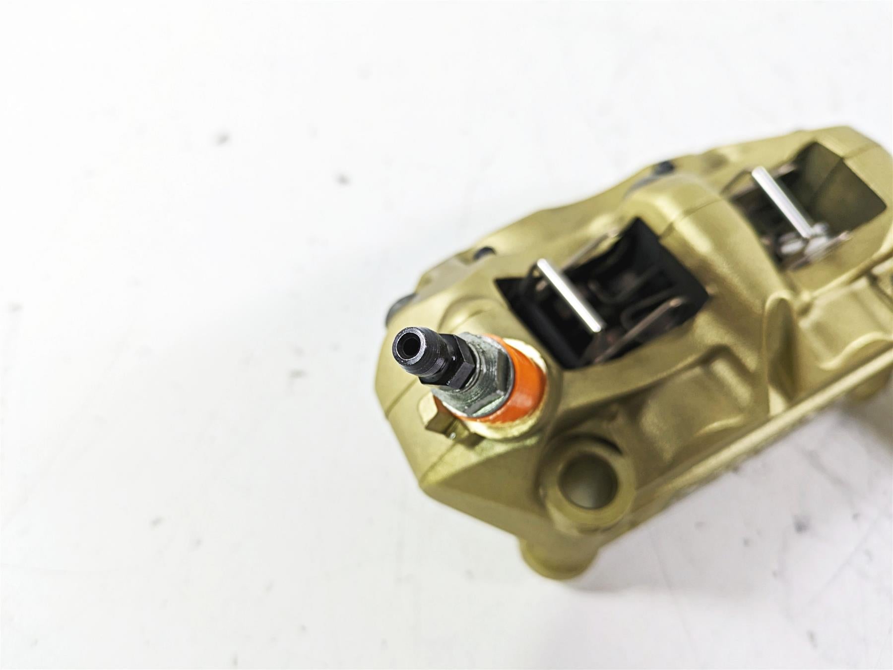 2017 BMW S1000R K47 Brembo Front Brake Caliper Set 100mm 34117714783 34117714784 {{ shop.shopifyCountryName }} - Mototech271