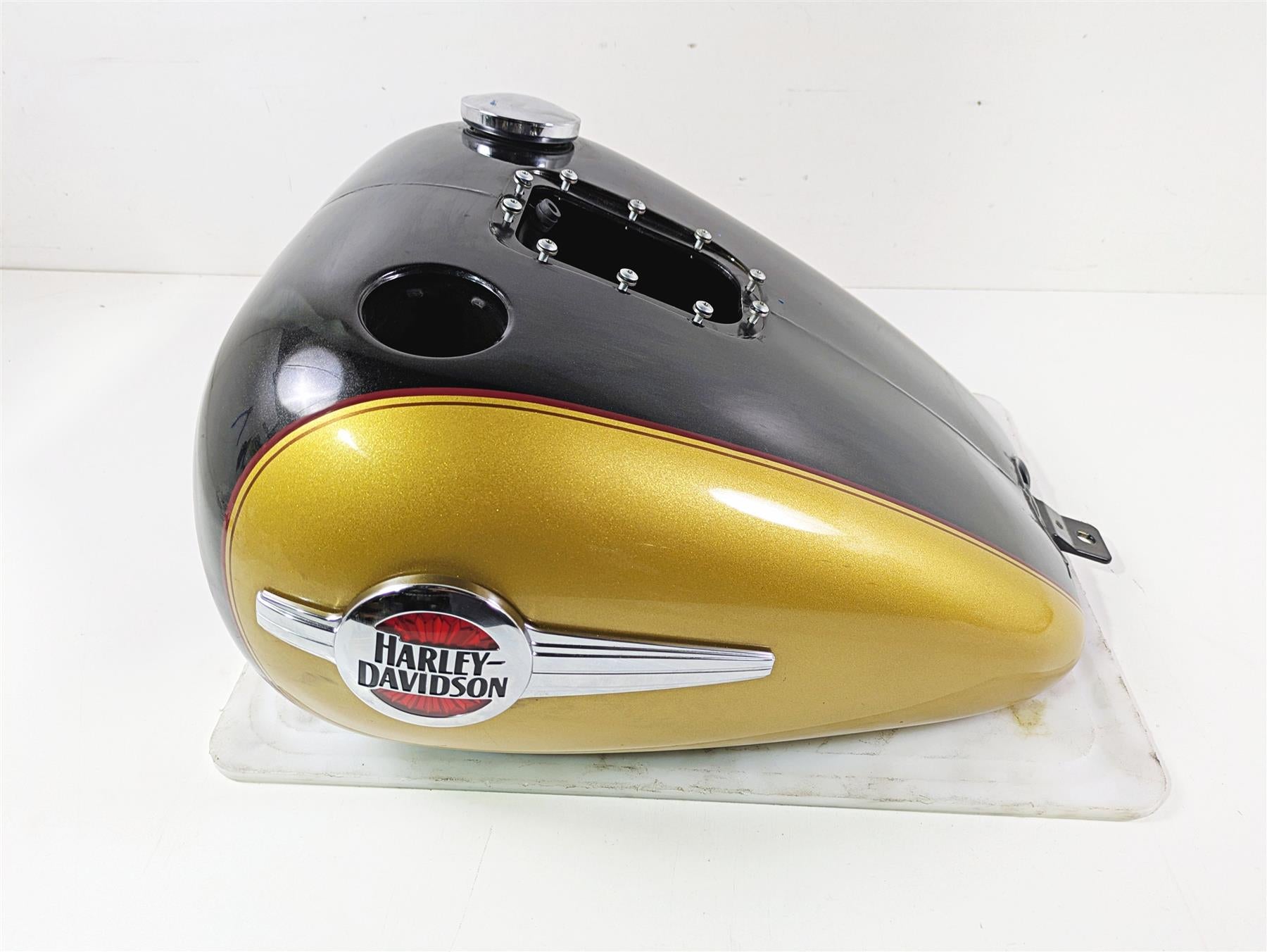 2017 Harley Softail Heritage Classic FLSTC Fuel Gas Petrol Tank 61625-11 {{ shop.shopifyCountryName }} - Mototech271