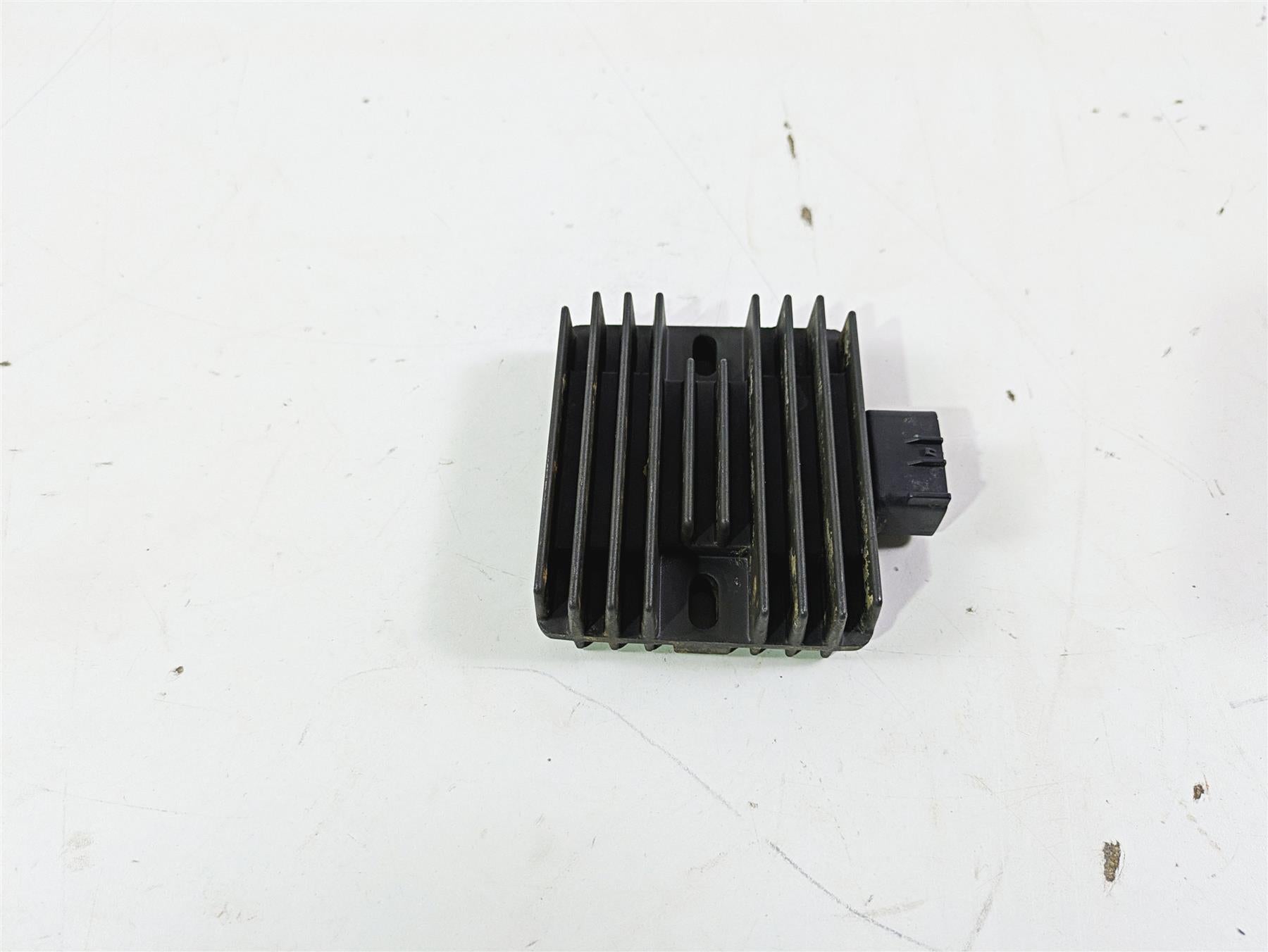 2006 Yamaha GP1300R Waverunner Rectifier Voltage Regulator 68V-81960-00-00 {{ shop.shopifyCountryName }} - Mototech271