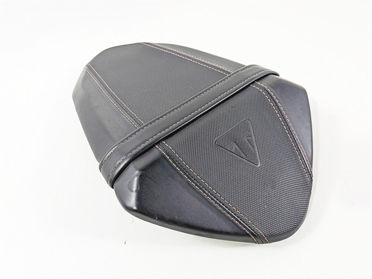 2019 Triumph Speed Triple RS 1050 Rear Passenger Seat Saddle T2307339 {{ shop.shopifyCountryName }} - Mototech271