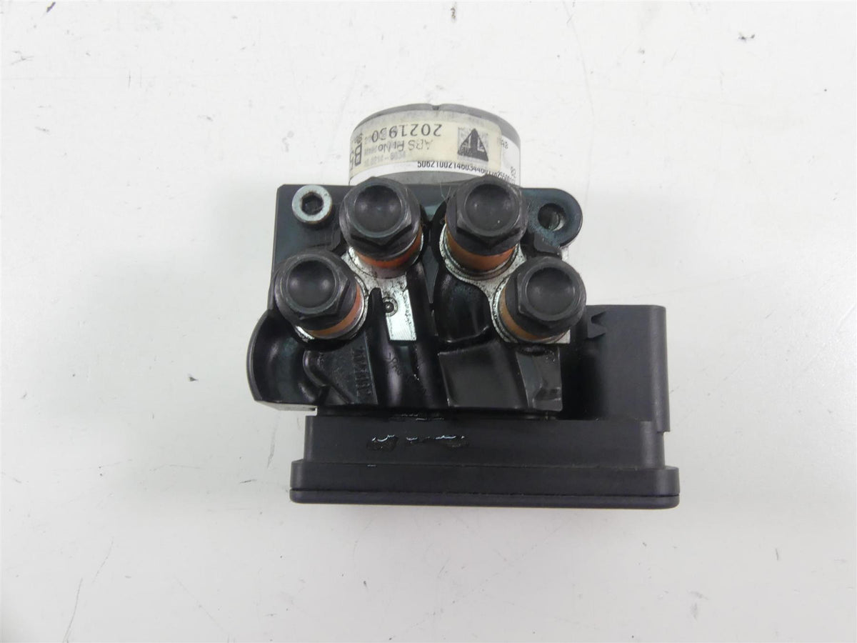 2017 Triumph Thruxton 1200R Abs Brake Pump Module Unit T2021931 {{ shop.shopifyCountryName }} - Mototech271