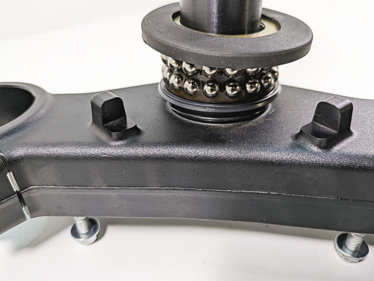 2020 Moto Guzzi V85 TT Adventure Lower Triple Tree Steering Clamp 2B004647 {{ shop.shopifyCountryName }} - Mototech271