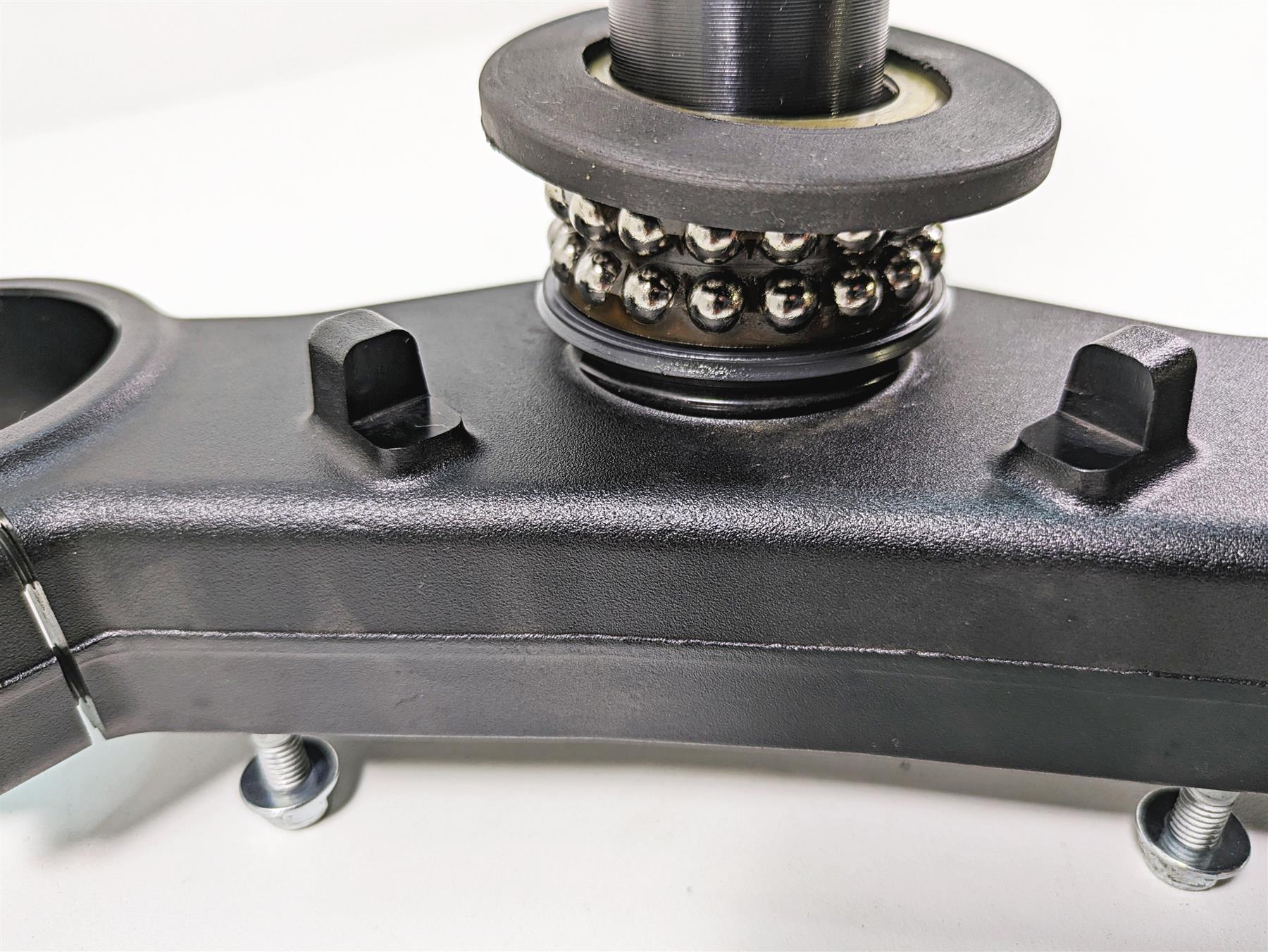 2020 Moto Guzzi V85 TT Adventure Lower Triple Tree Steering Clamp 2B004647 {{ shop.shopifyCountryName }} - Mototech271