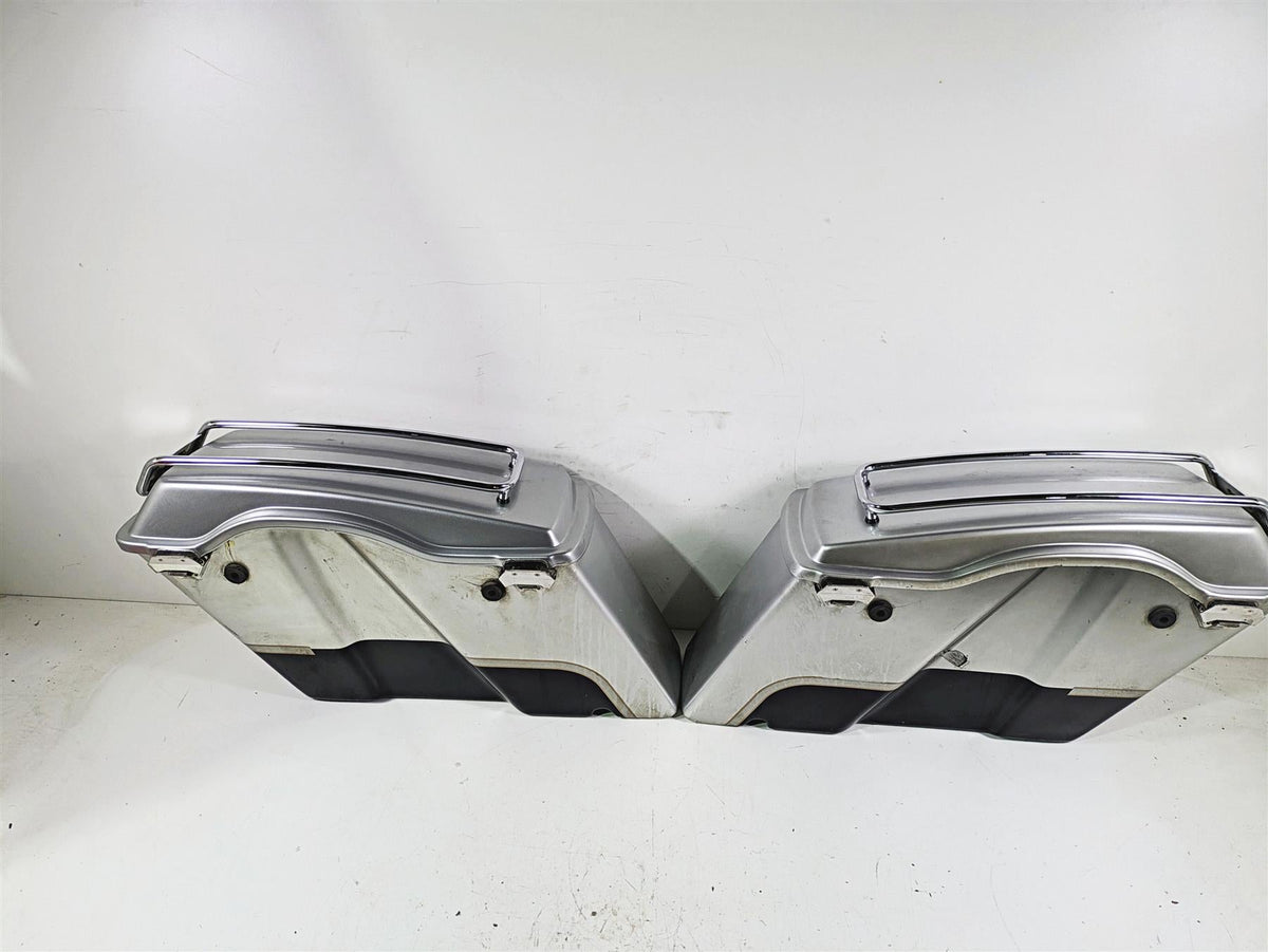 2003 Harley Touring FLHTCUI 100TH E-Glide Saddlebag Saddle Bag Set Read 90753-93 {{ shop.shopifyCountryName }} - Mototech271