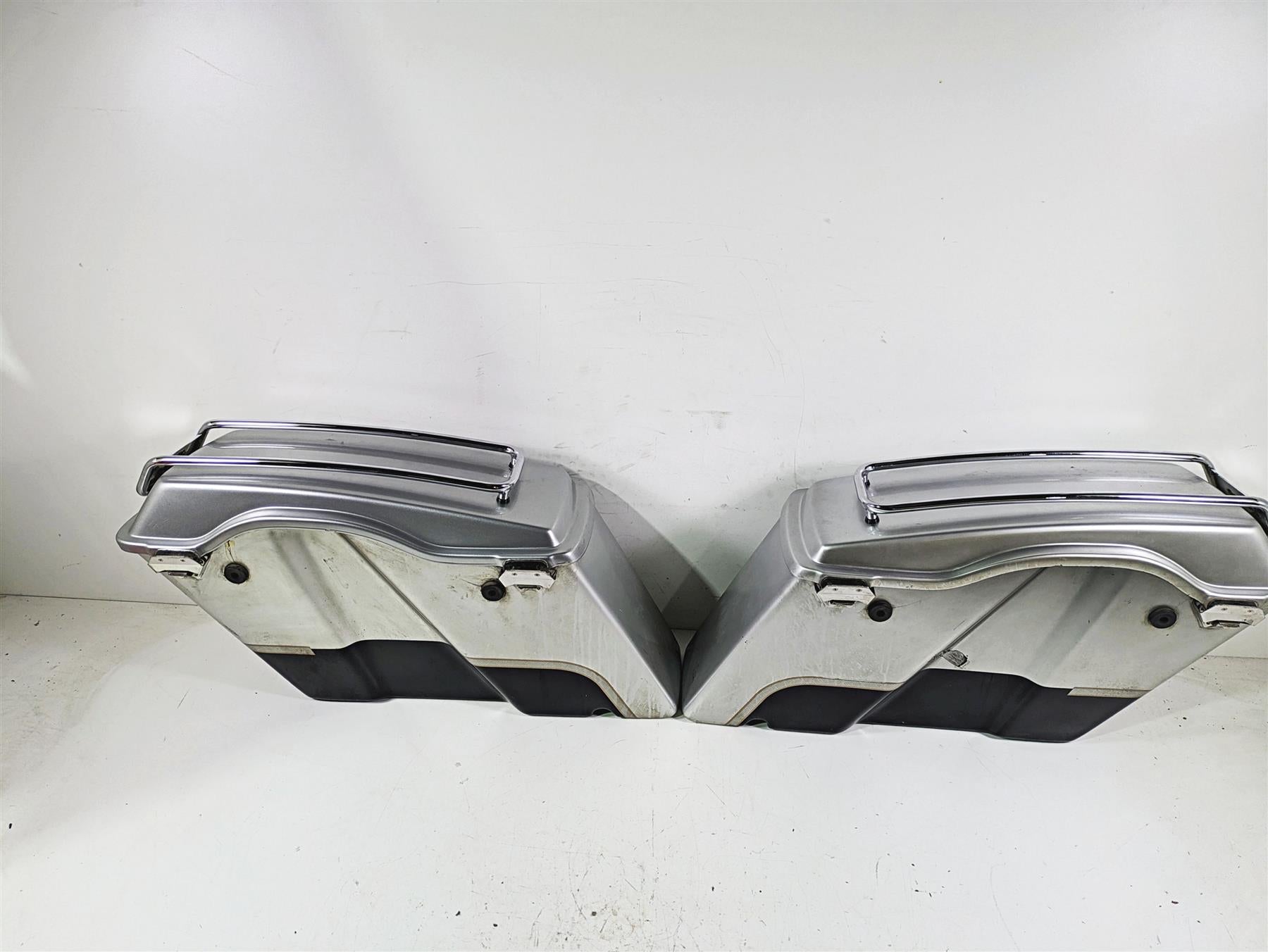 2003 Harley Touring FLHTCUI 100TH E-Glide Saddlebag Saddle Bag Set Read 90753-93 {{ shop.shopifyCountryName }} - Mototech271