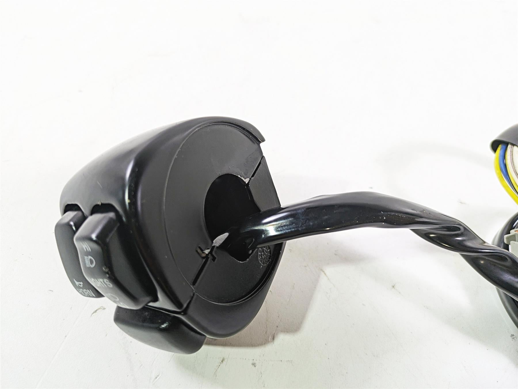 2006 Harley VRSCR Street V-Rod Left Hand Control Switch 71682-06A 71685-06A {{ shop.shopifyCountryName }} - Mototech271