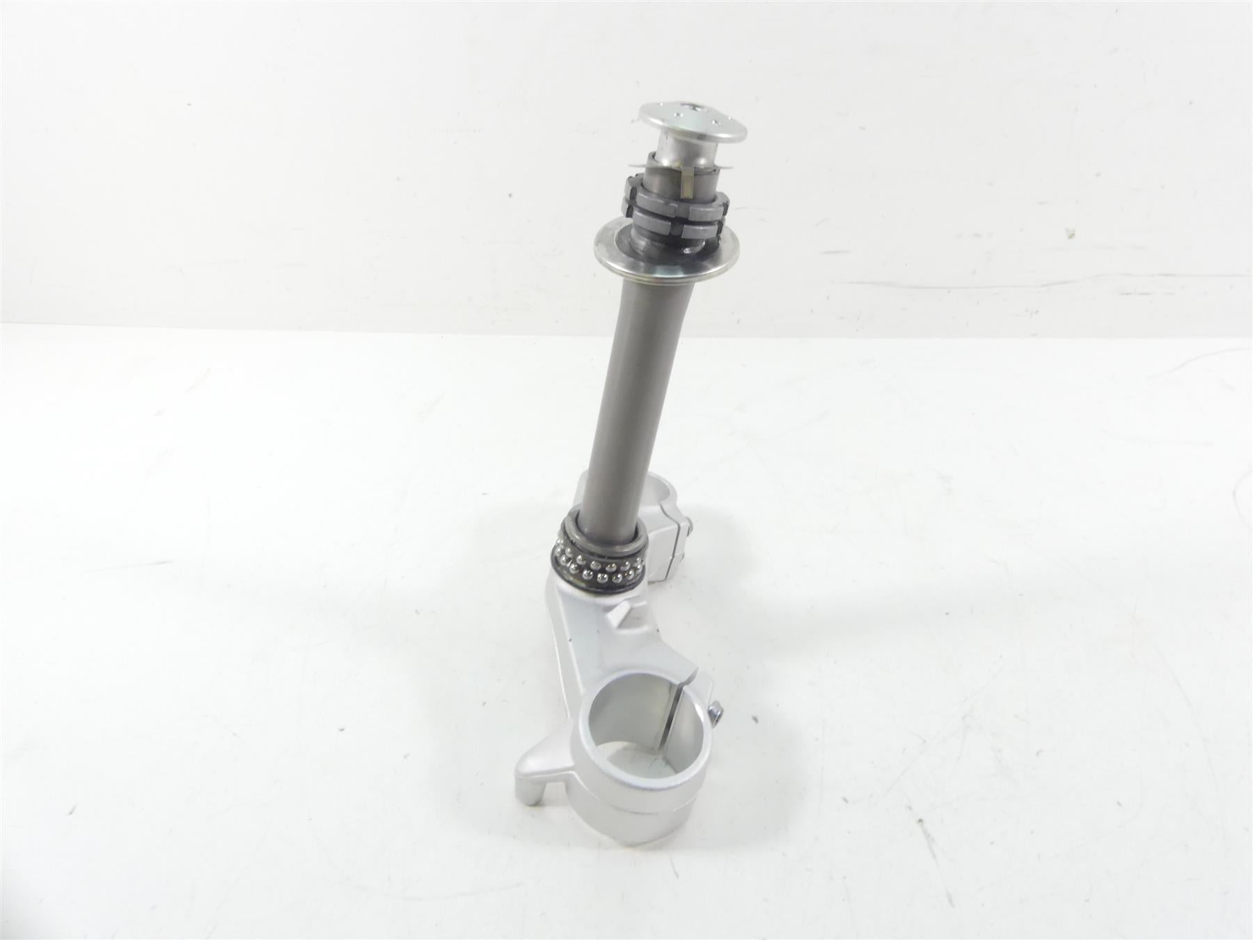 2016 BMW R1200RS K54 Lower Esa Triple Tree Steering Clamp 57mm 31428550145 {{ shop.shopifyCountryName }} - Mototech271