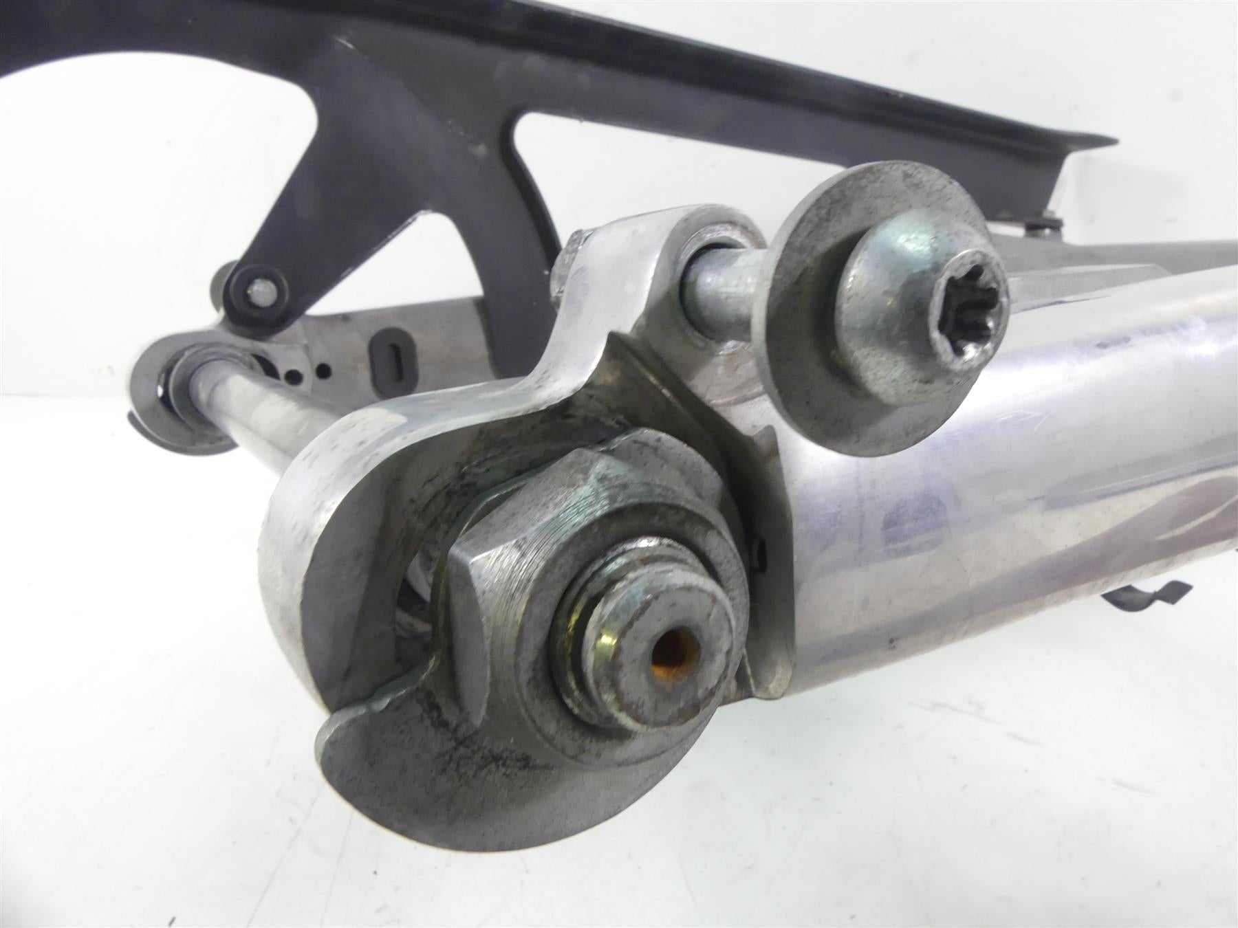 2013 Harley VRSCF Muscle V-Rod Rear Swingarm Swing Arm + Axle & Guards 48606-07A {{ shop.shopifyCountryName }} - Mototech271