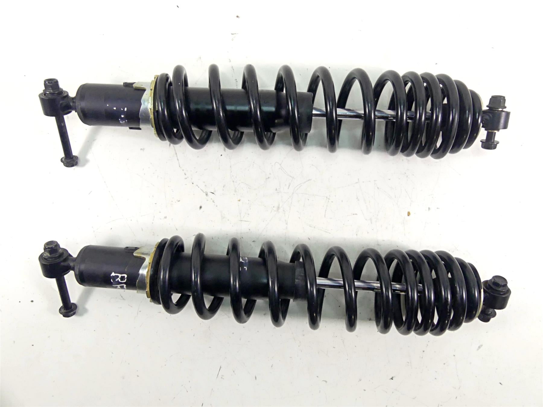 2021 Can Am Commander 1000R XT Rear Left Right Shock Damper Set 706004075 {{ shop.shopifyCountryName }} - Mototech271