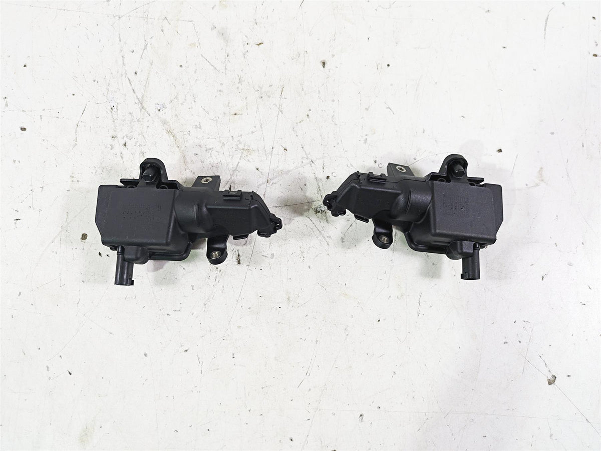 2022 BMW R1250 RT K052 Saddlebag Saddle Bag Lock Set 46547724037 {{ shop.shopifyCountryName }} - Mototech271