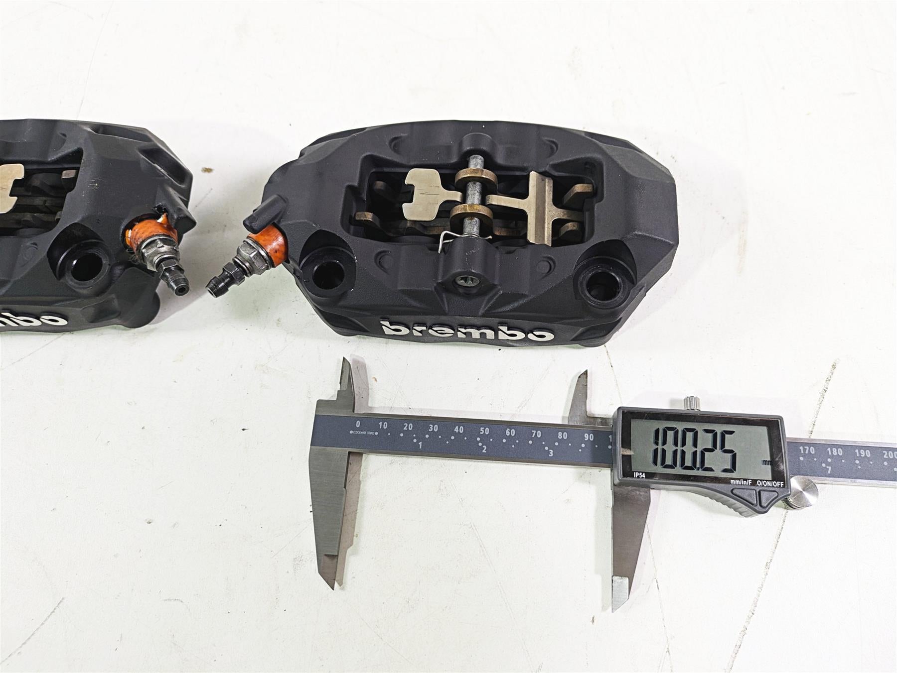 2016 BMW F800R K73 Brembo 100mm Front Brake Caliper Set 34118535161 34118535162 {{ shop.shopifyCountryName }} - Mototech271