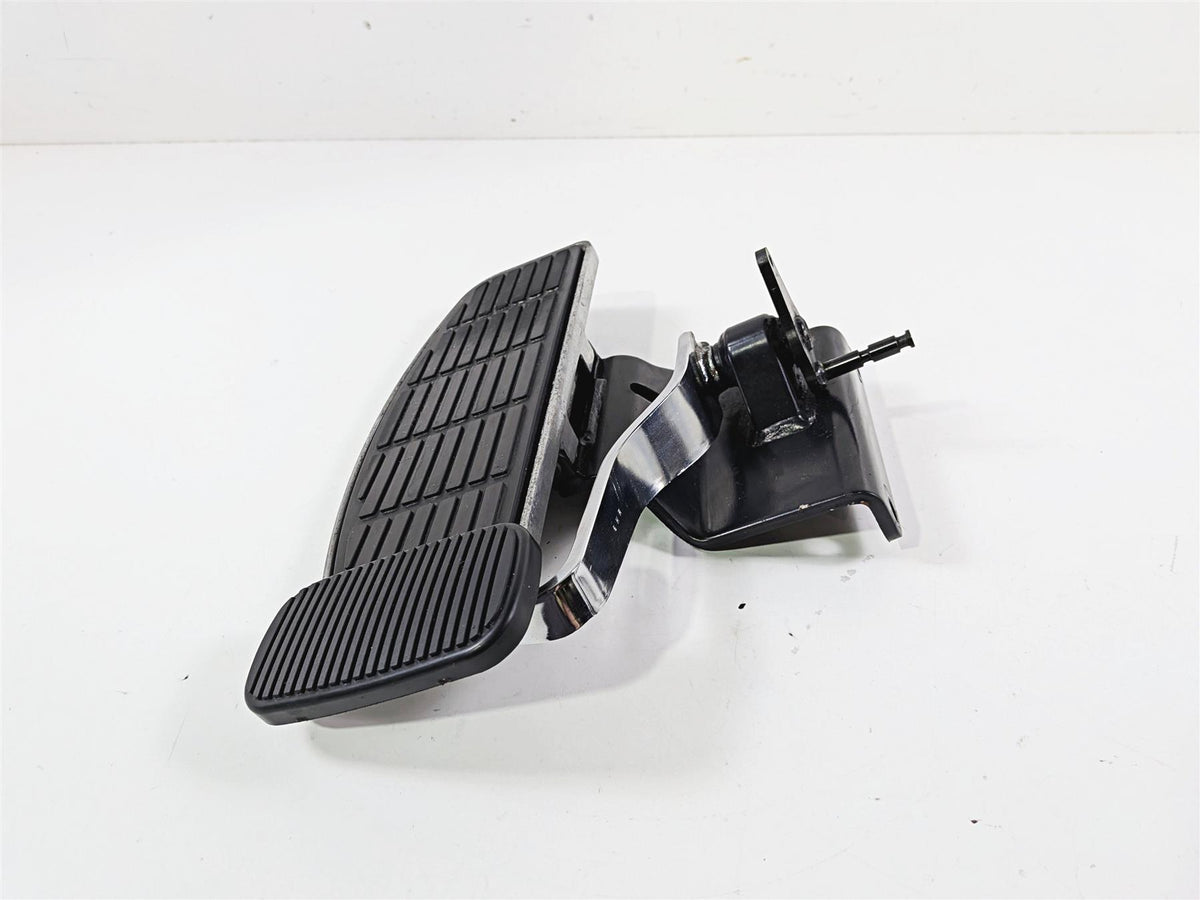 2006 Suzuki C90 VL1500T Boulevard Right Floor Board & Brake Pedal 43510-10F00 {{ shop.shopifyCountryName }} - Mototech271