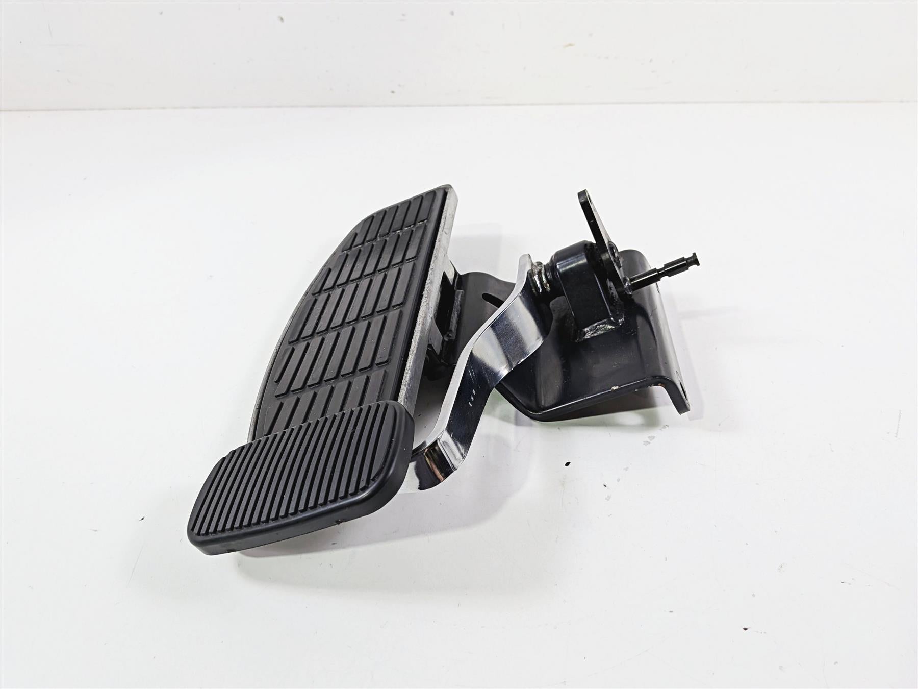 2006 Suzuki C90 VL1500T Boulevard Right Floor Board & Brake Pedal 43510-10F00 {{ shop.shopifyCountryName }} - Mototech271