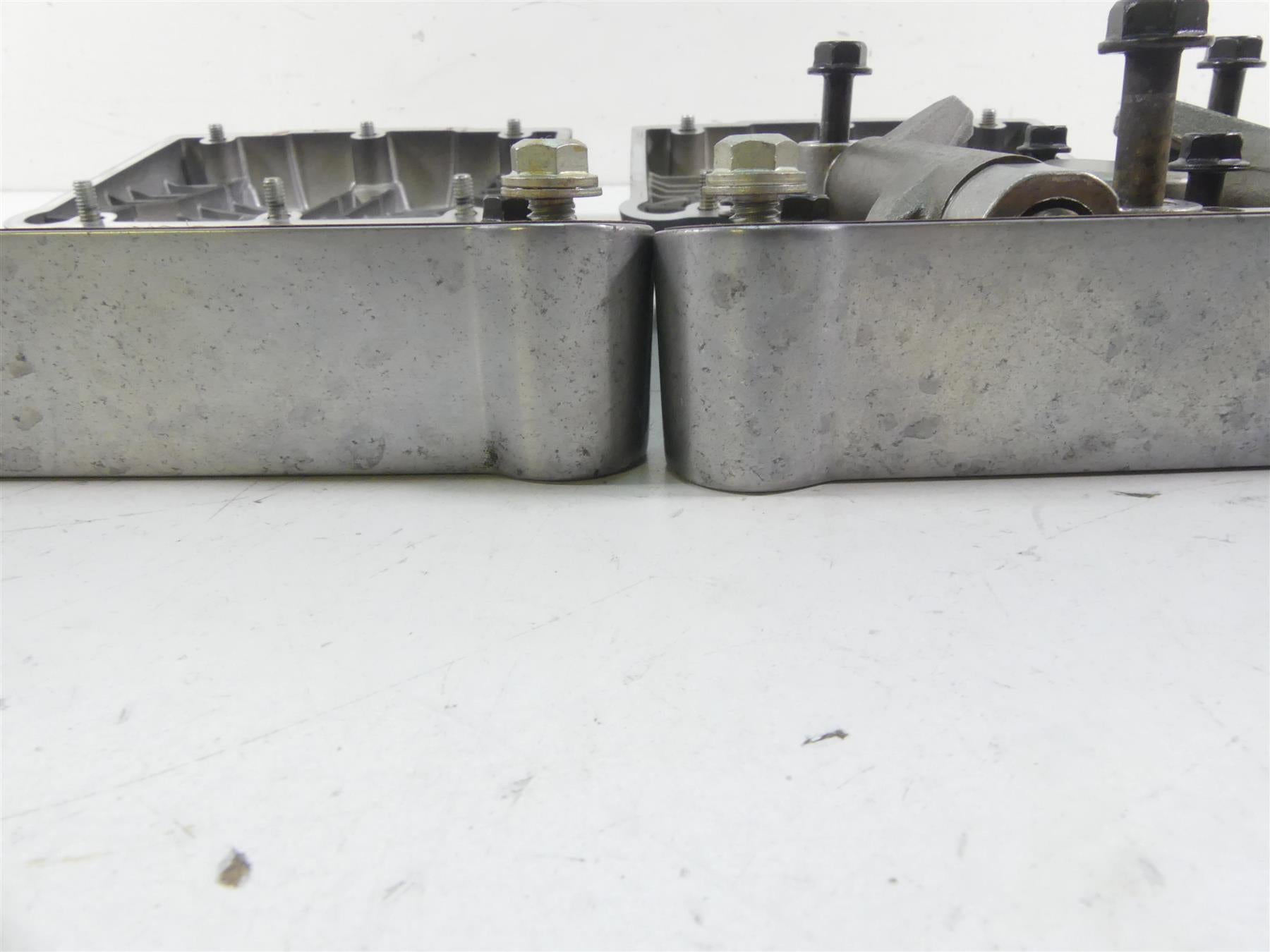 2015 Harley FXDF Dyna Fat Bob Rocker Arm Box Valve Cover 103ci Set 17543-99A {{ shop.shopifyCountryName }} - Mototech271