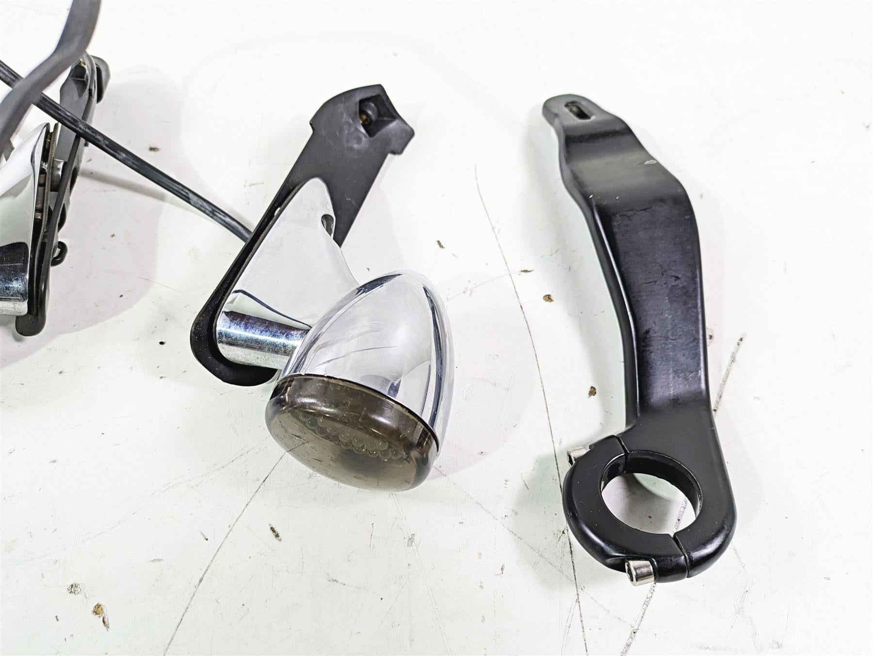 2016 Harley Touring FLTRX Road Glide Front Blinker Turn Signal & Mounts 67800512 {{ shop.shopifyCountryName }} - Mototech271