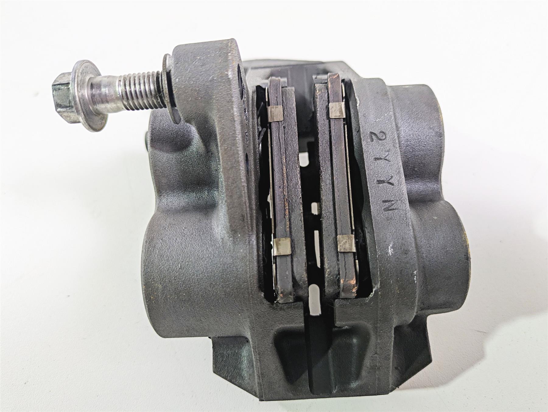 2002 Yamaha YZFR1 R1 Front Brake Caliper Set 5PW-2580U-00 5PW-2580U-00 {{ shop.shopifyCountryName }} - Mototech271