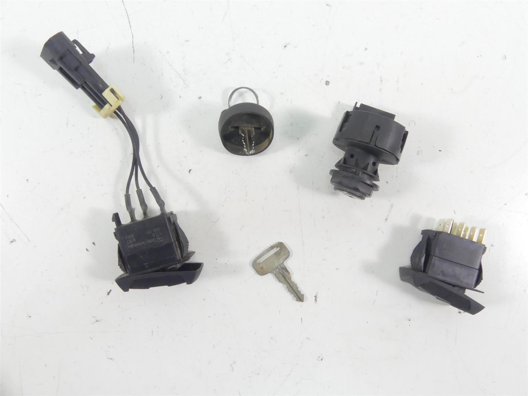 2021 Polaris RZR XP 1000 EPS Ignition Awd Lights Switch & Key Set 4016058 {{ shop.shopifyCountryName }} - Mototech271