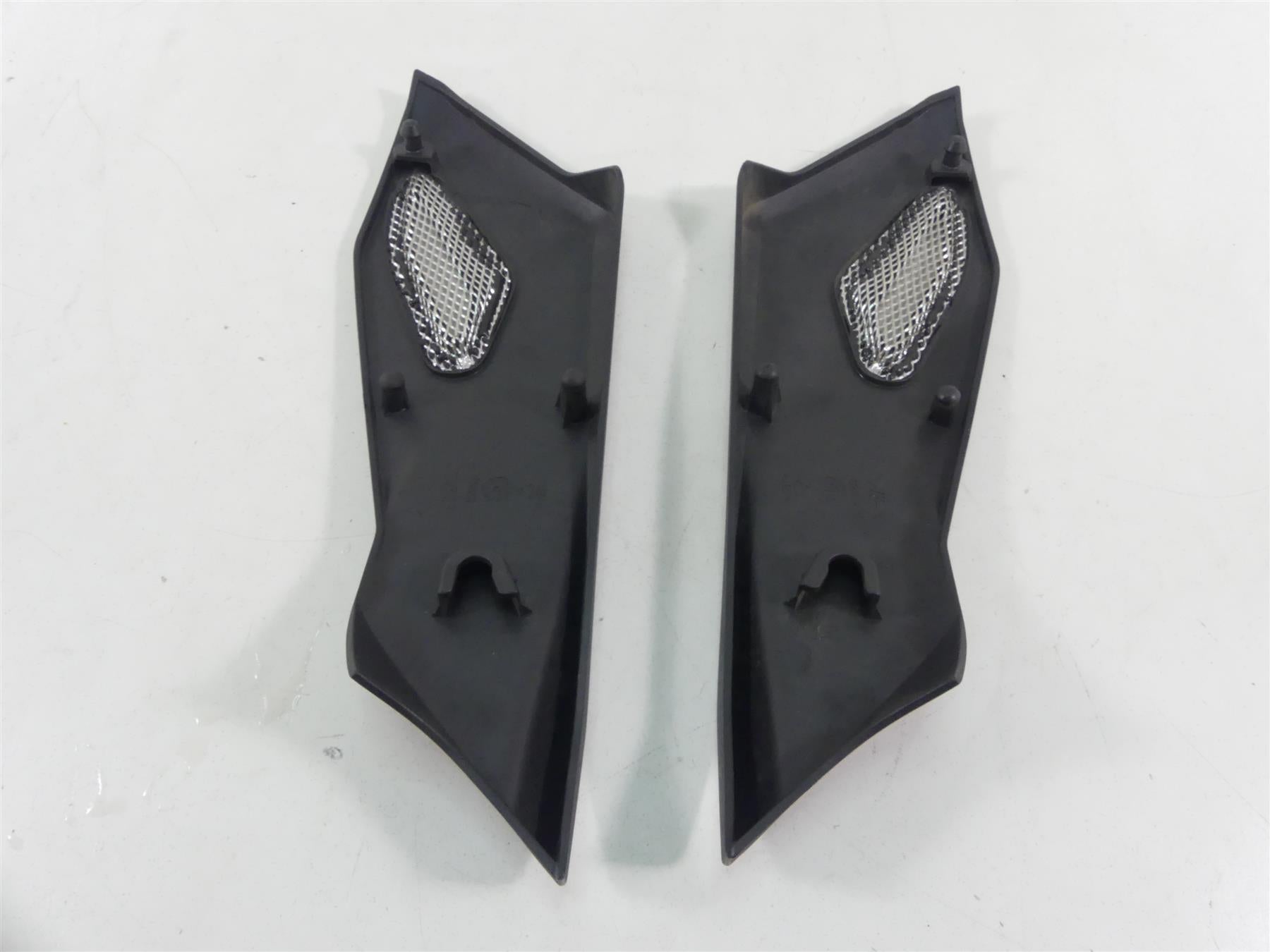 2012 Mv Agusta Brutale 1090 R Fuel Tank Side Cover Fairing 80F0B2952 80F0B2951 {{ shop.shopifyCountryName }} - Mototech271