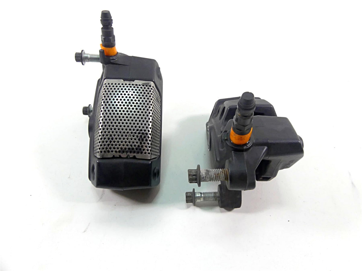 2014 Harley VRSCF Muscle V-Rod Front Brake Caliper Set 44731-08 44732-08 {{ shop.shopifyCountryName }} - Mototech271