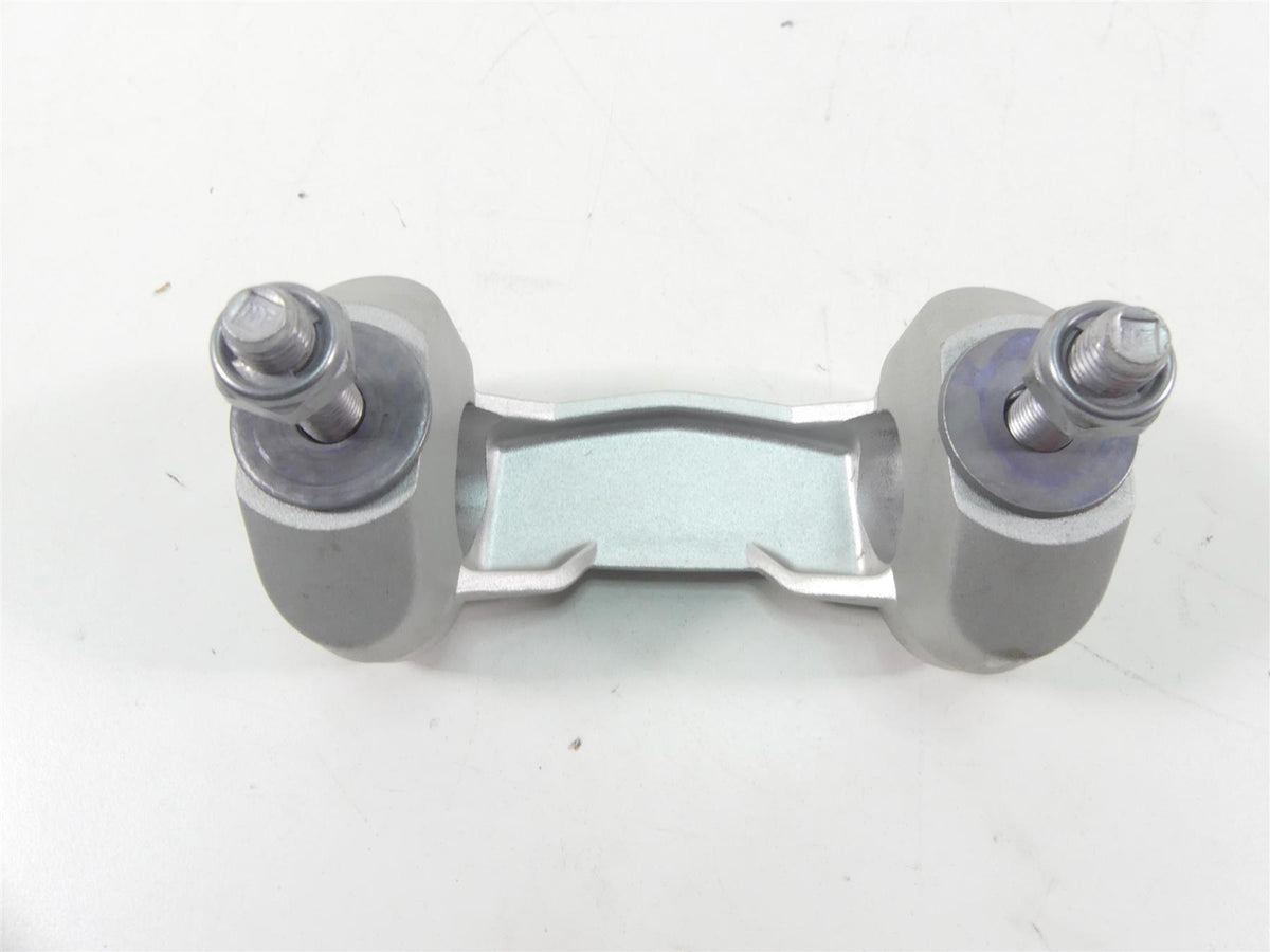 2020 Triumph Speed Triple RS 1050 Handlebar Holder Riser Set T2042064 T2041599 {{ shop.shopifyCountryName }} - Mototech271