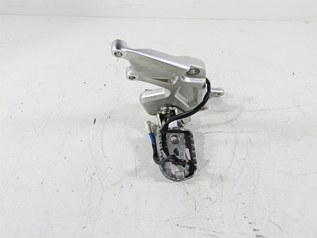 2021 Yamaha Tenere 700 XTZ7 Right Footpeg Foot Peg & Mount BW3-F7443-00-00 {{ shop.shopifyCountryName }} - Mototech271