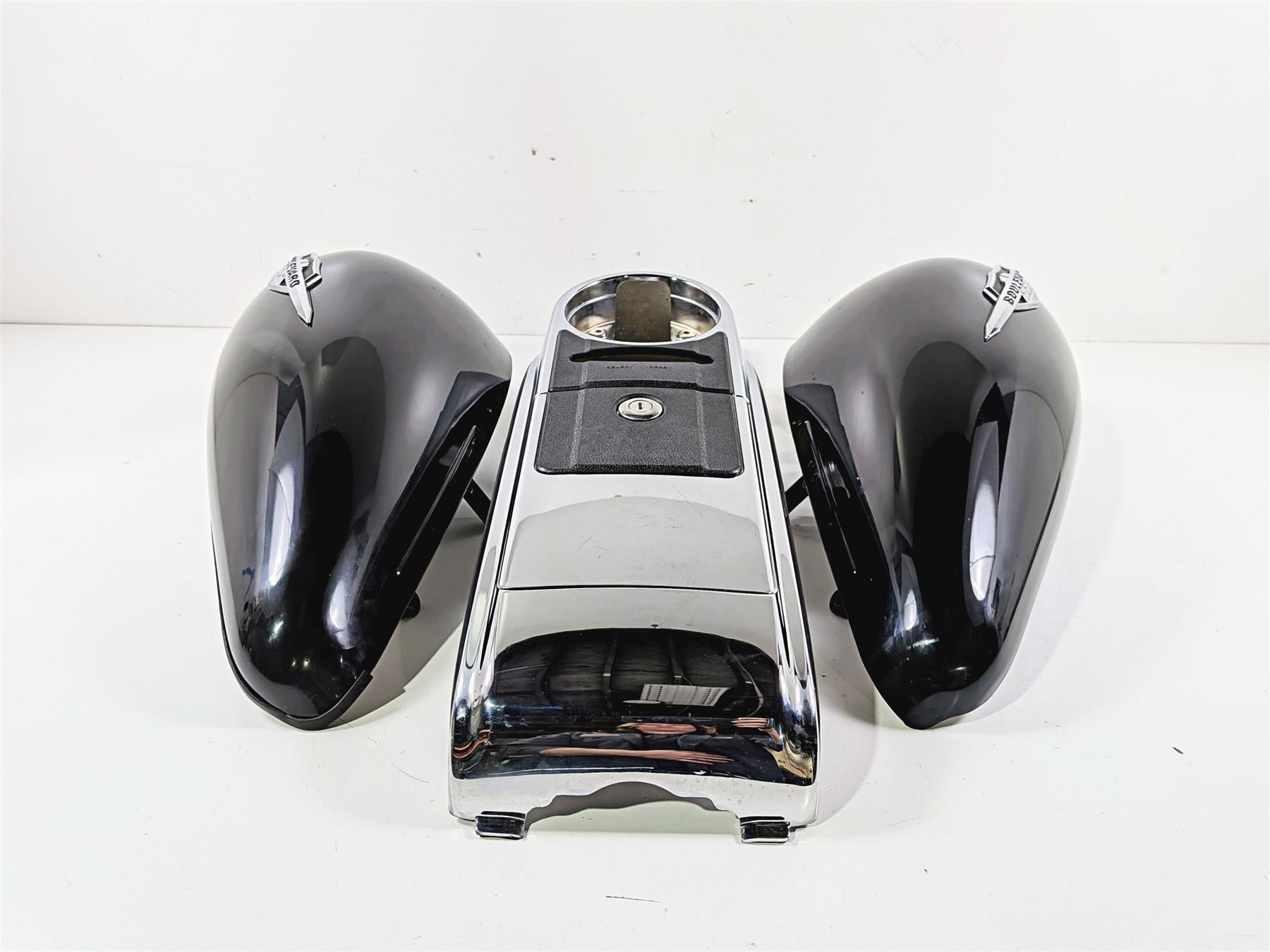 2006 Suzuki C90 VL1500T Boulevard Tank & Center Cover Fairing Set 47800-10F60 {{ shop.shopifyCountryName }} - Mototech271