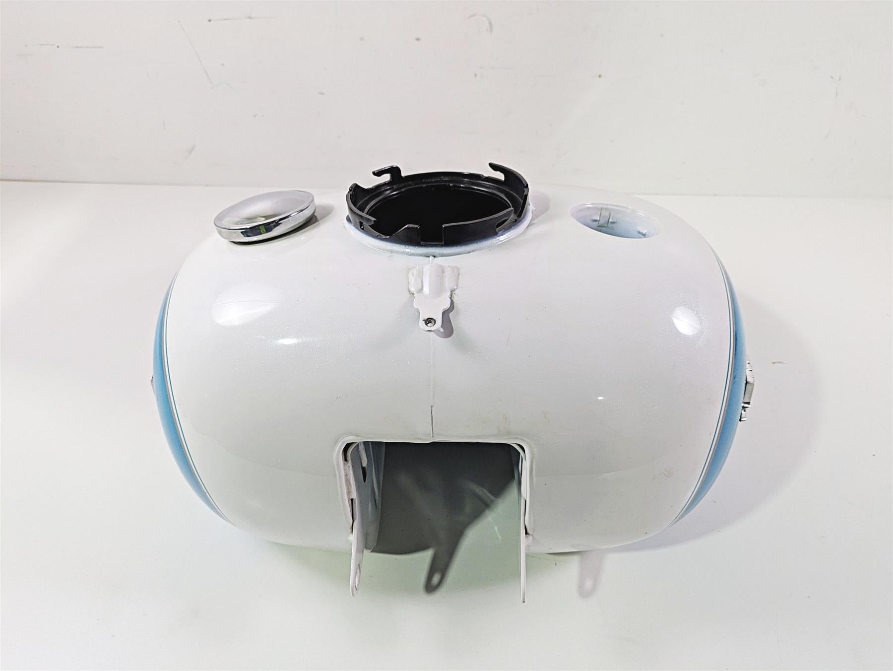 2016 Harley Touring FLHR Road King Fuel Gas Petrol Tank Reservoir 61000691 {{ shop.shopifyCountryName }} - Mototech271