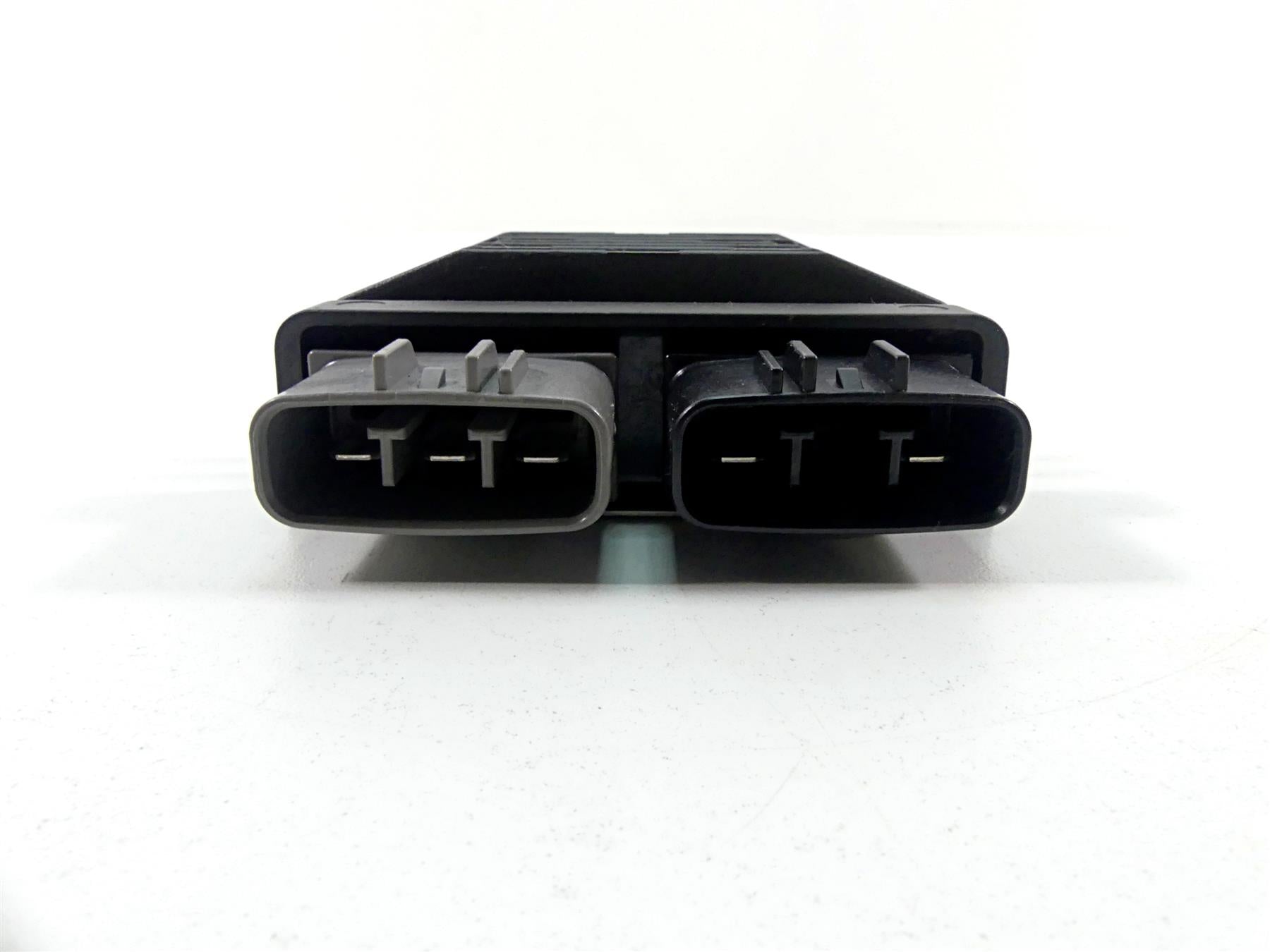 2022 Triumph Speed Triple 1200 RS Rectifier Voltage Regulator T1300679 FH027AA {{ shop.shopifyCountryName }} - Mototech271