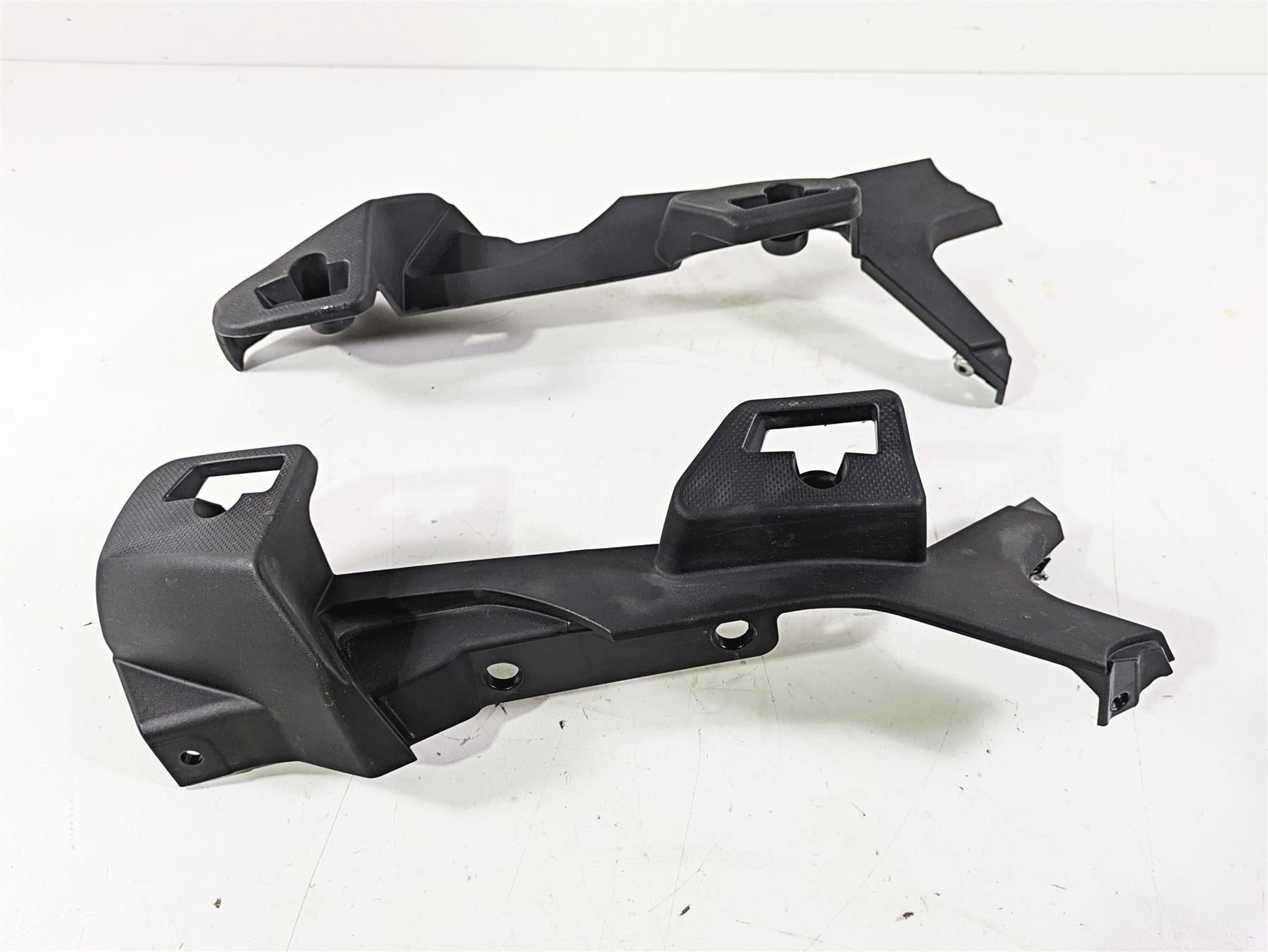 2016 Moto Guzzi Stelvio 1200 8V NTX Saddlebag Mounts Set 886207 886208 {{ shop.shopifyCountryName }} - Mototech271