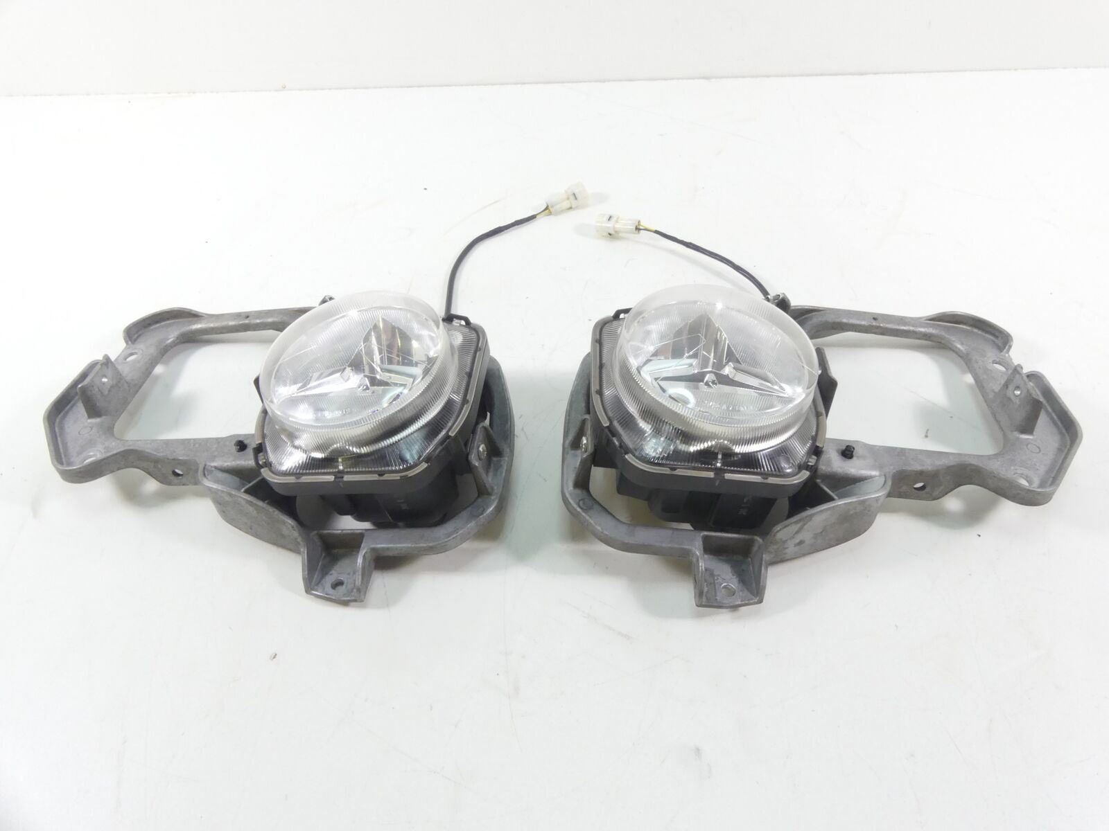 2018 Yamaha YXZ1000 R EPS Headlight Head Light Lamp Lens Set 2UD-84300-00-00 {{ shop.shopifyCountryName }} - Mototech271