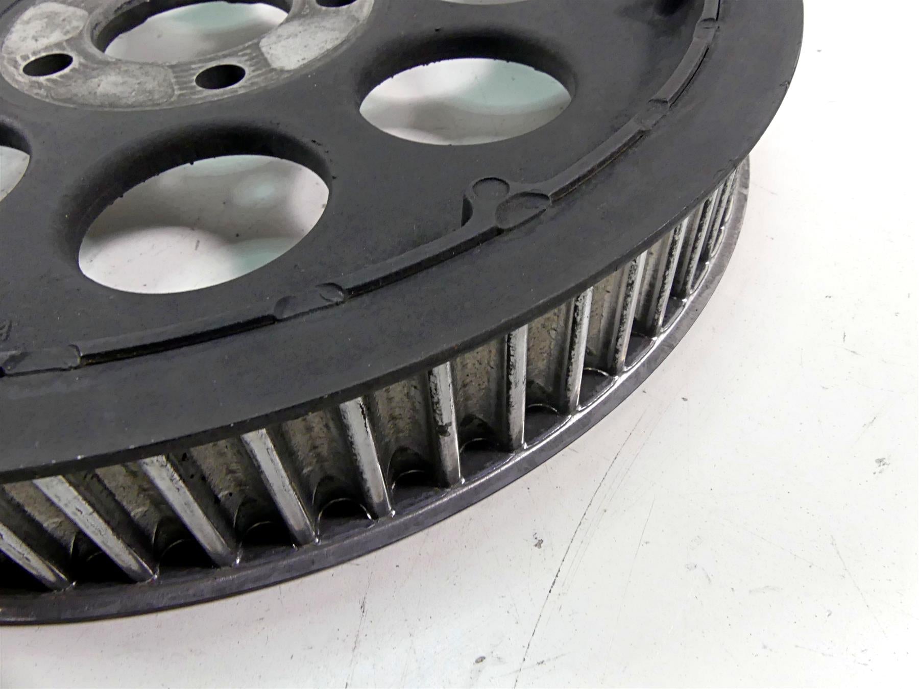 2002 Harley Touring FLHTC Electra Glide Belt Sprocket Pulley 70T 1.5" 40225-86A {{ shop.shopifyCountryName }} - Mototech271