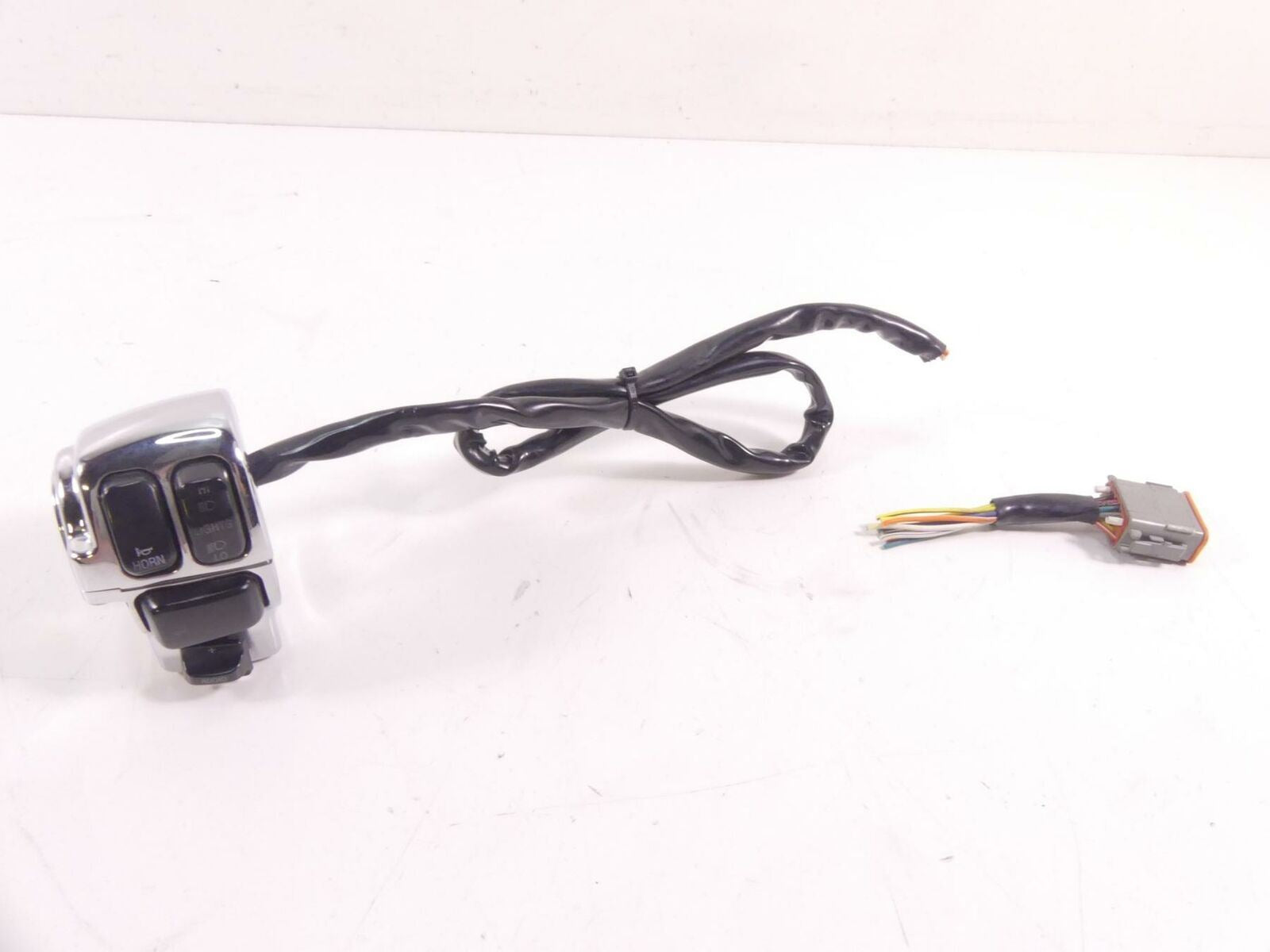 2005 Harley Touring CVO FLHTCSE Electra Glide Left Control Switch -Read 71597-9 {{ shop.shopifyCountryName }} - Mototech271