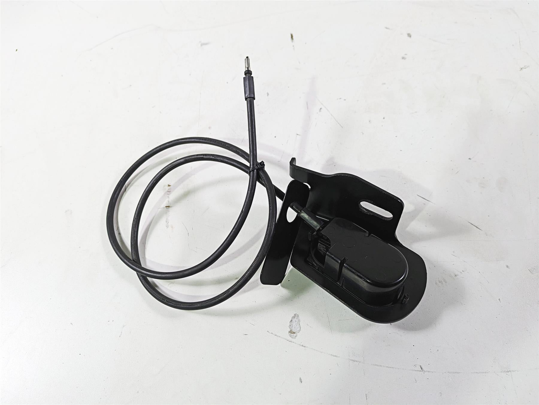 2008 Harley Touring FLHTCU E-Glide 105TH Seat Release Latch & Cable {{ shop.shopifyCountryName }} - Mototech271