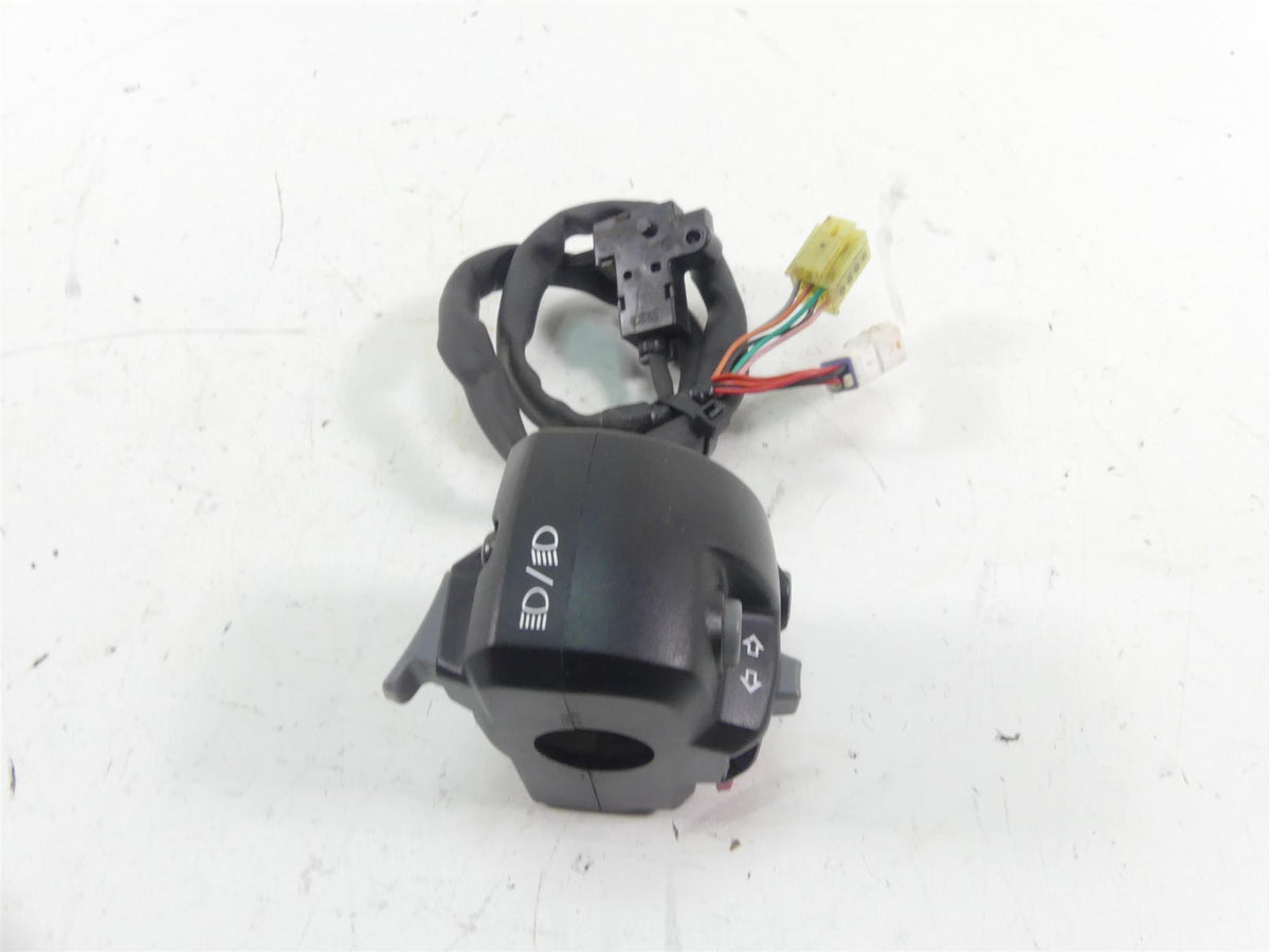 2017 Triumph Thruxton 1200 R Left Turn Signal Lights Control Switch T2043437 {{ shop.shopifyCountryName }} - Mototech271